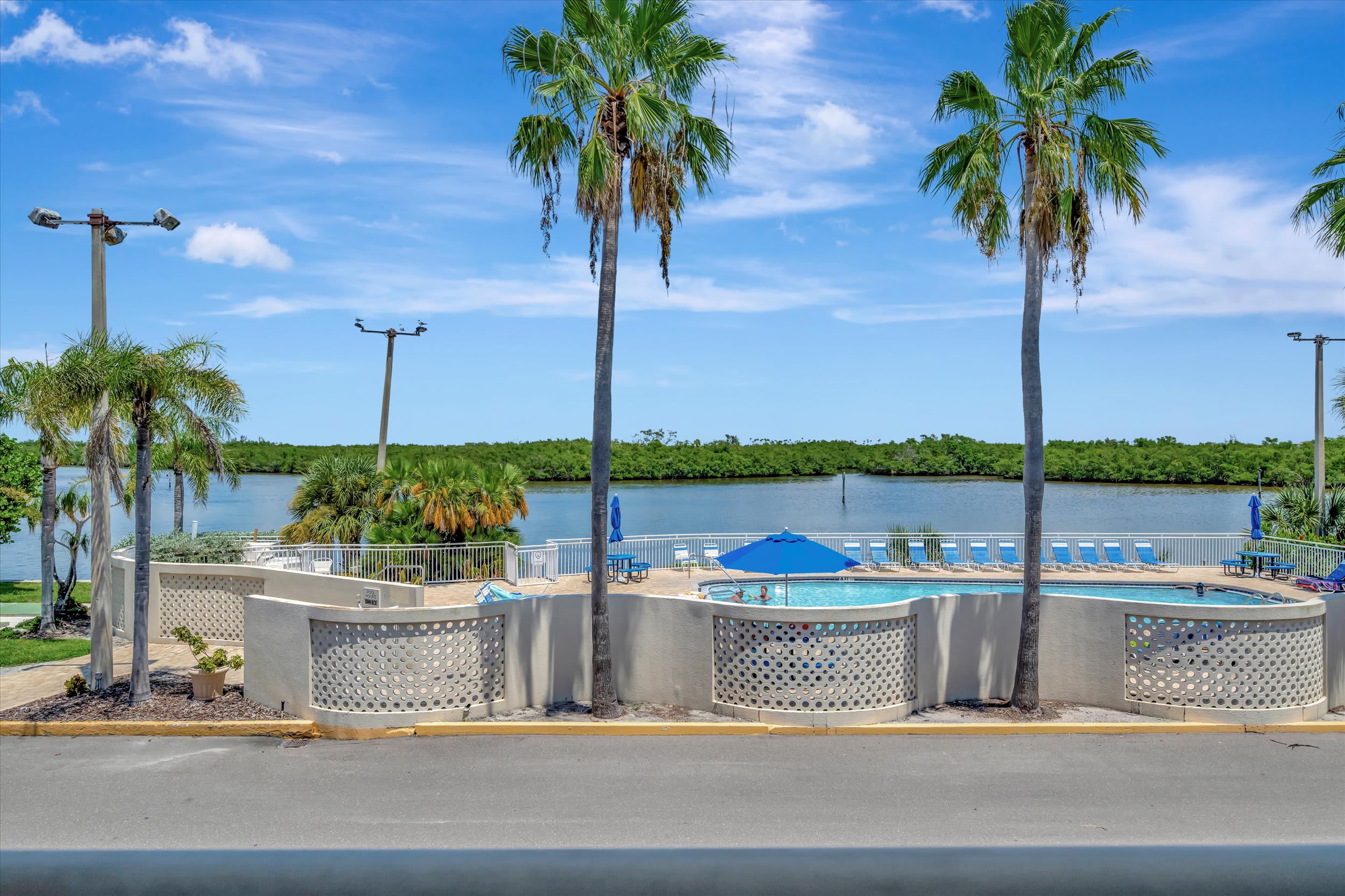 Spot Dolphins! Balcony & Heated Pool, Hot Tub! โ Ruskin, FL โ vacation rental