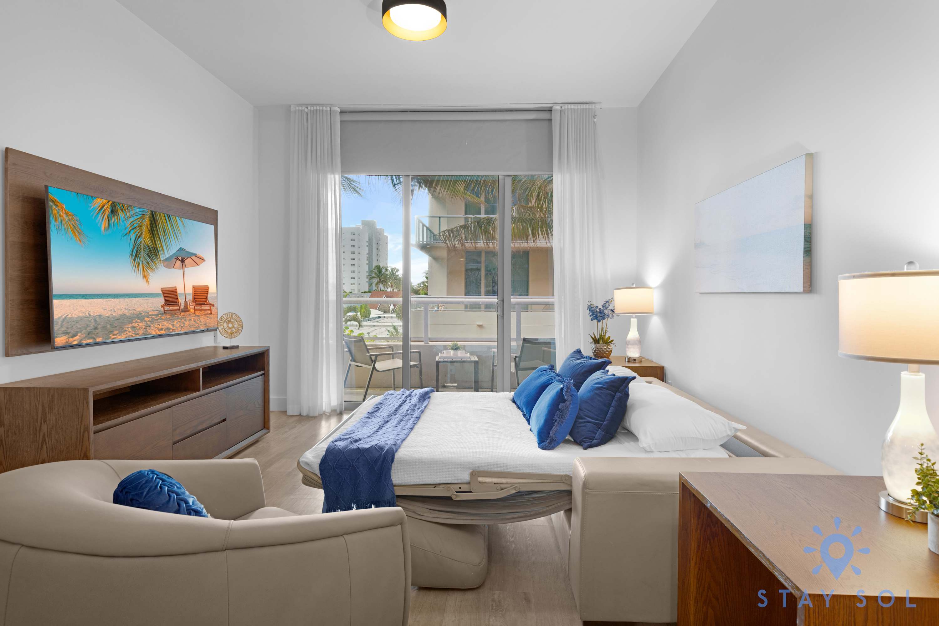 Hollywood Beach Stay| Pool & Hot Tub