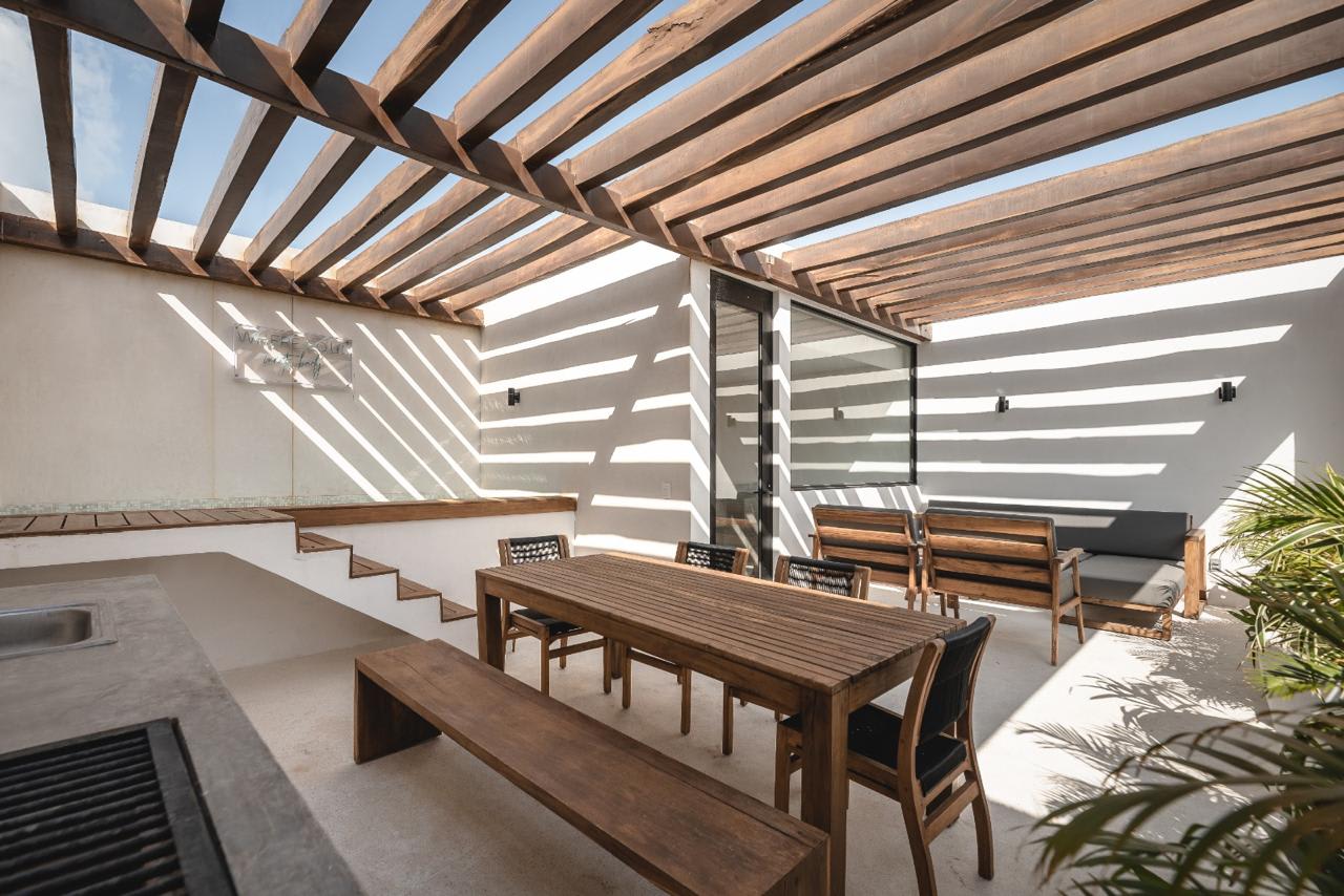 Terrace / seating & dining area, grill, plunge pool.