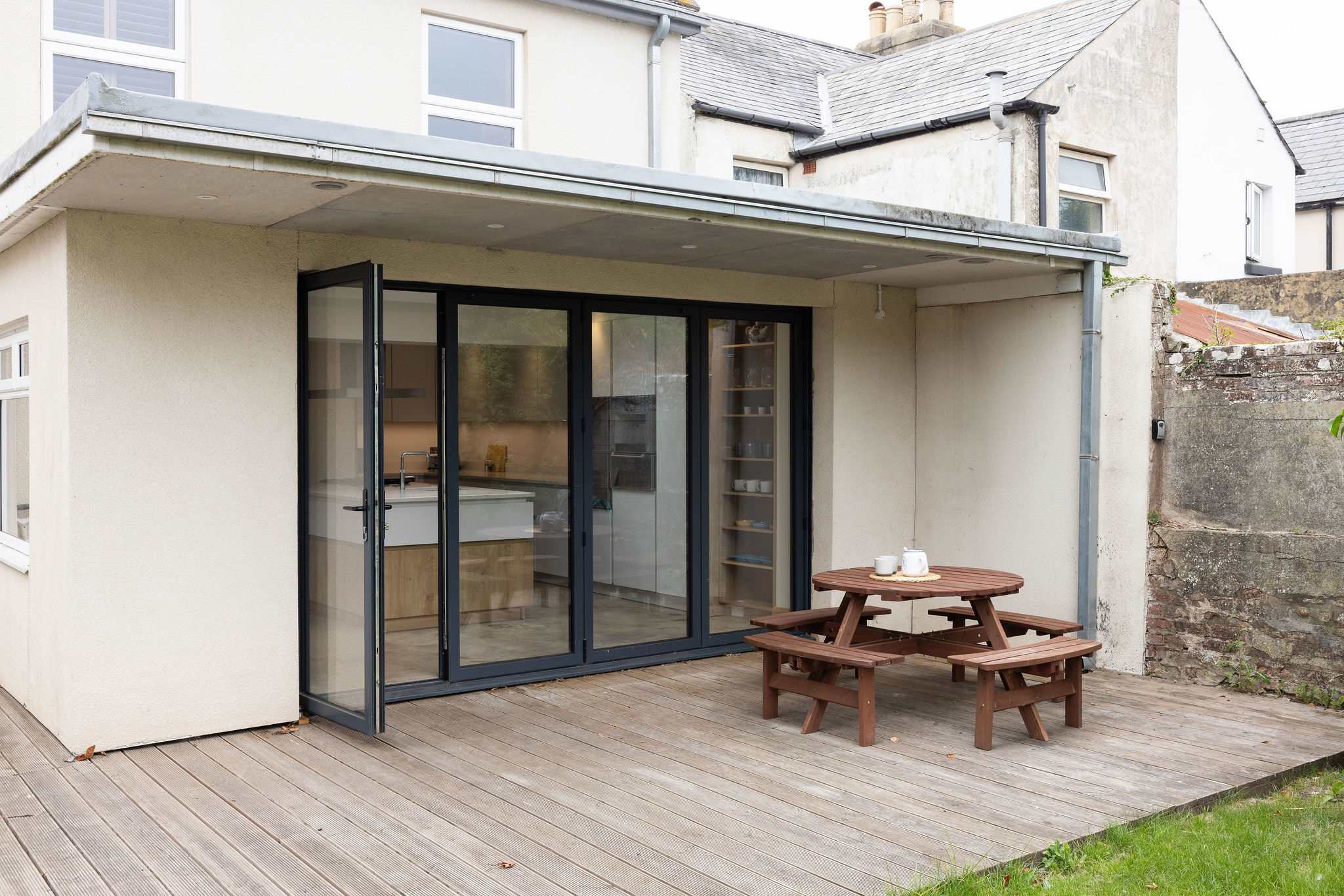 Open up the bifold doors and enjoy the garden!