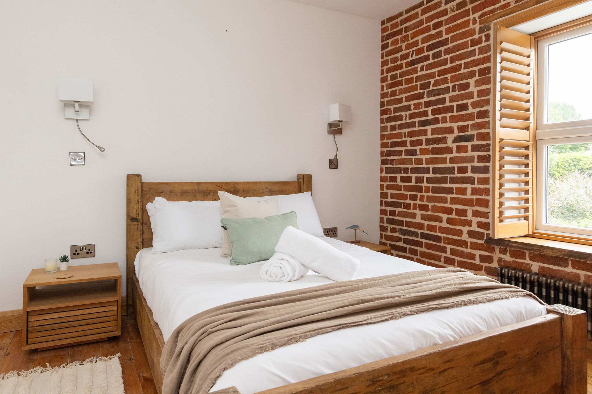 Bedroom 4- A double bed with en suite bathroom.