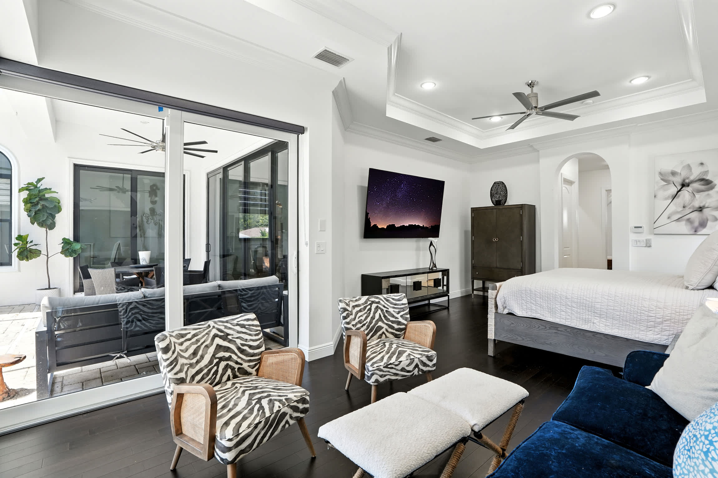 Spacious Luxury Waterfront Retreat with Pool Spa | Photo 24