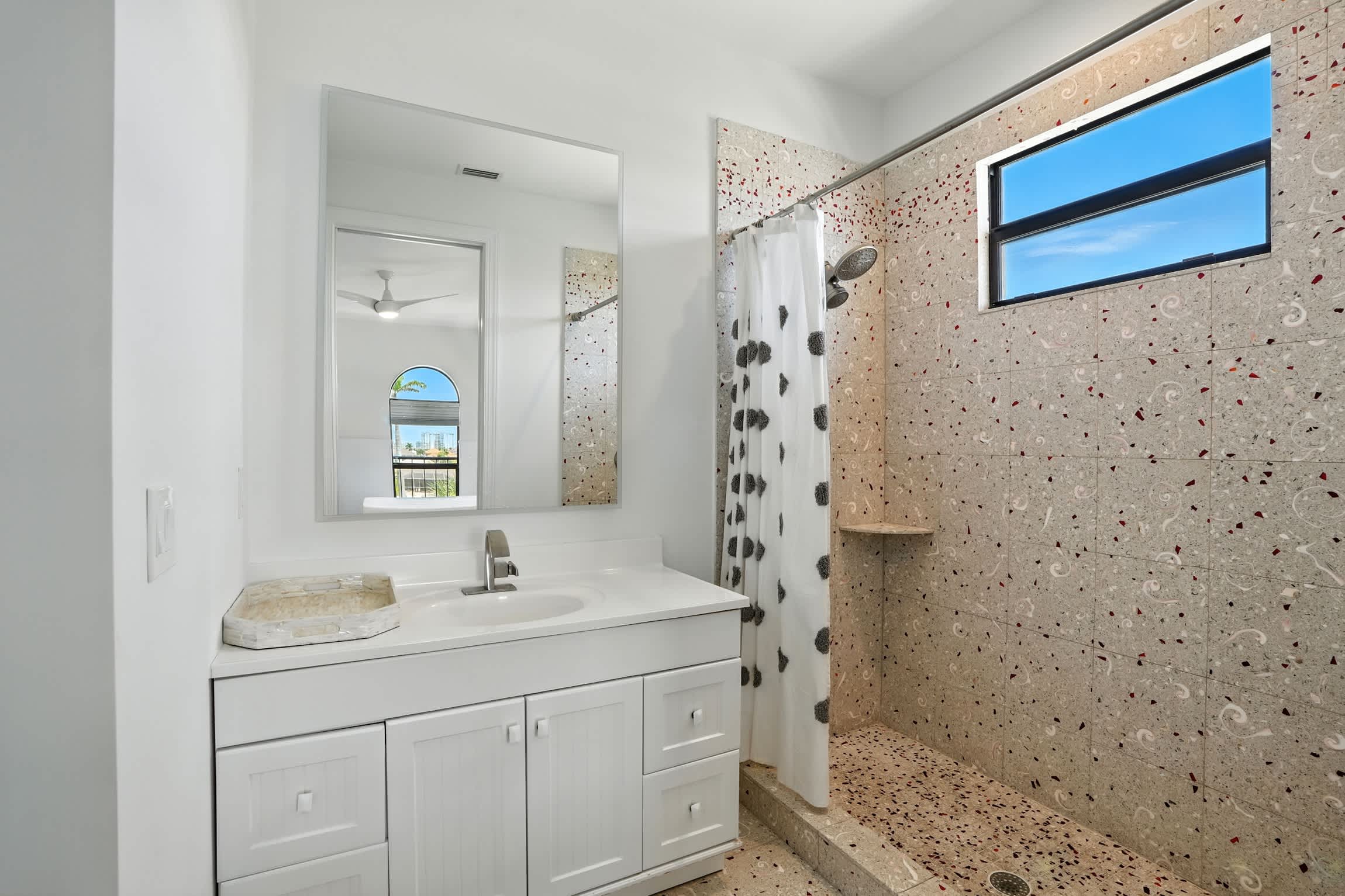 Spacious Luxury Waterfront Retreat with Pool Spa | Photo 35