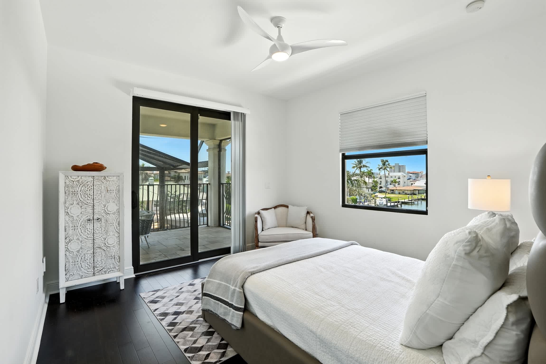 Spacious Luxury Waterfront Retreat with Pool Spa | Photo 38