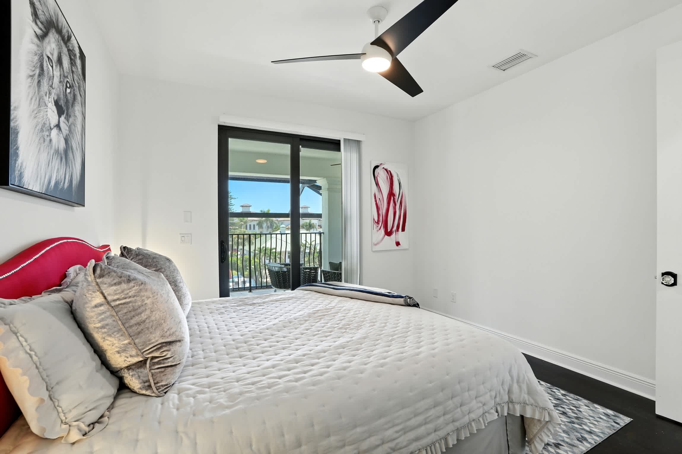 Spacious Luxury Waterfront Retreat with Pool Spa | Photo 41