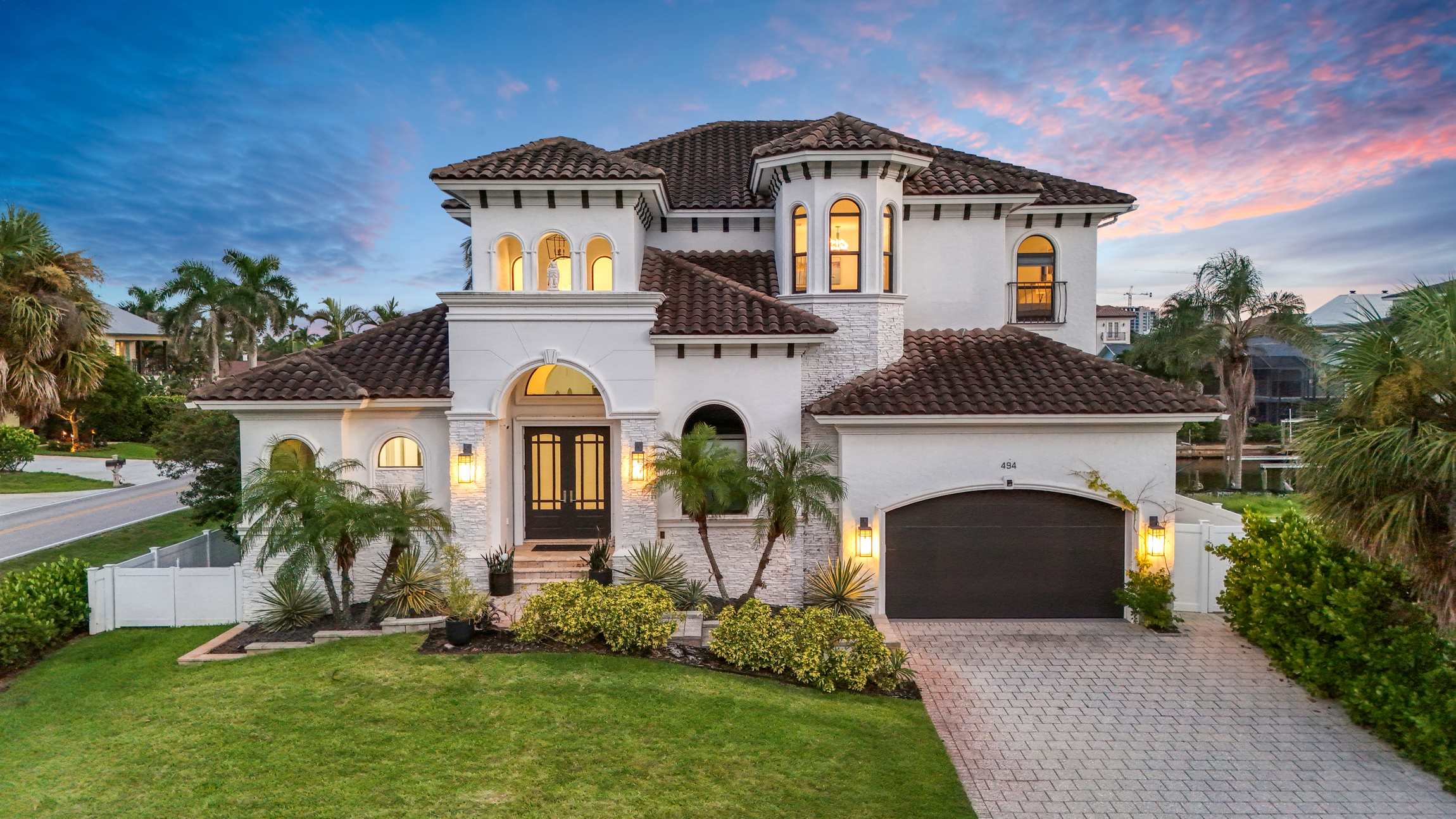 Spacious Luxury Waterfront Retreat with Pool Spa | Photo 3