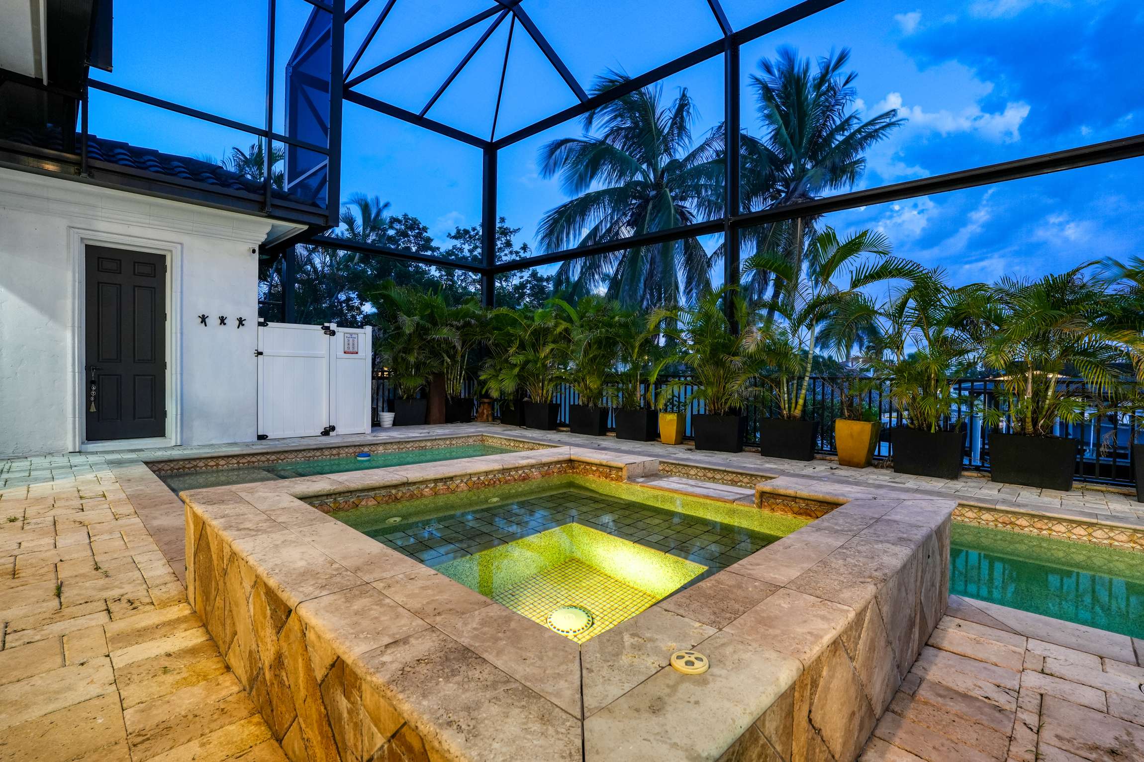 Spacious Luxury Waterfront Retreat with Pool Spa | Photo 51