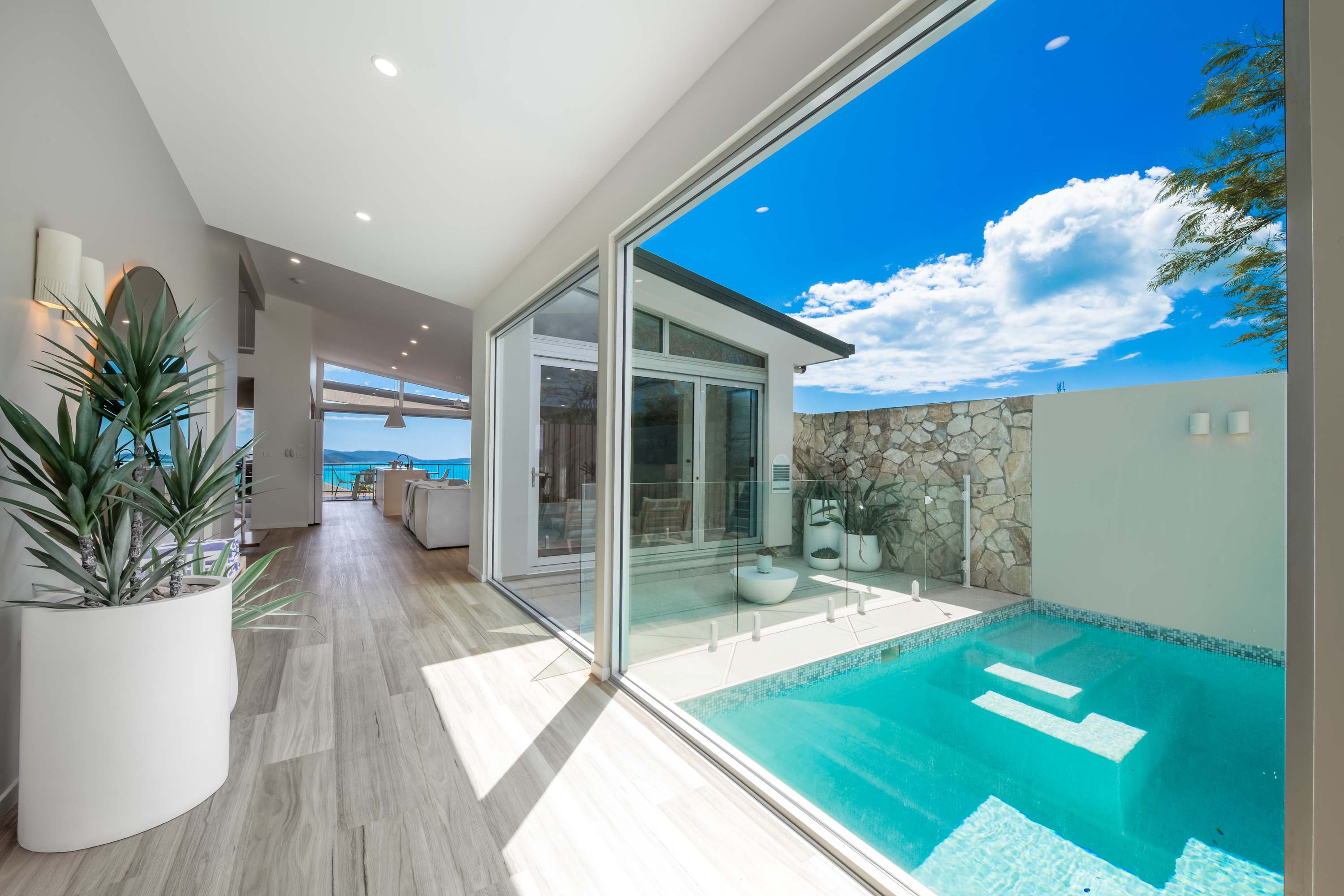 Coastal Haven Retreat - Luxe Airlie Beach Holiday Home — Airlie Beach, Queensland — vacation rental