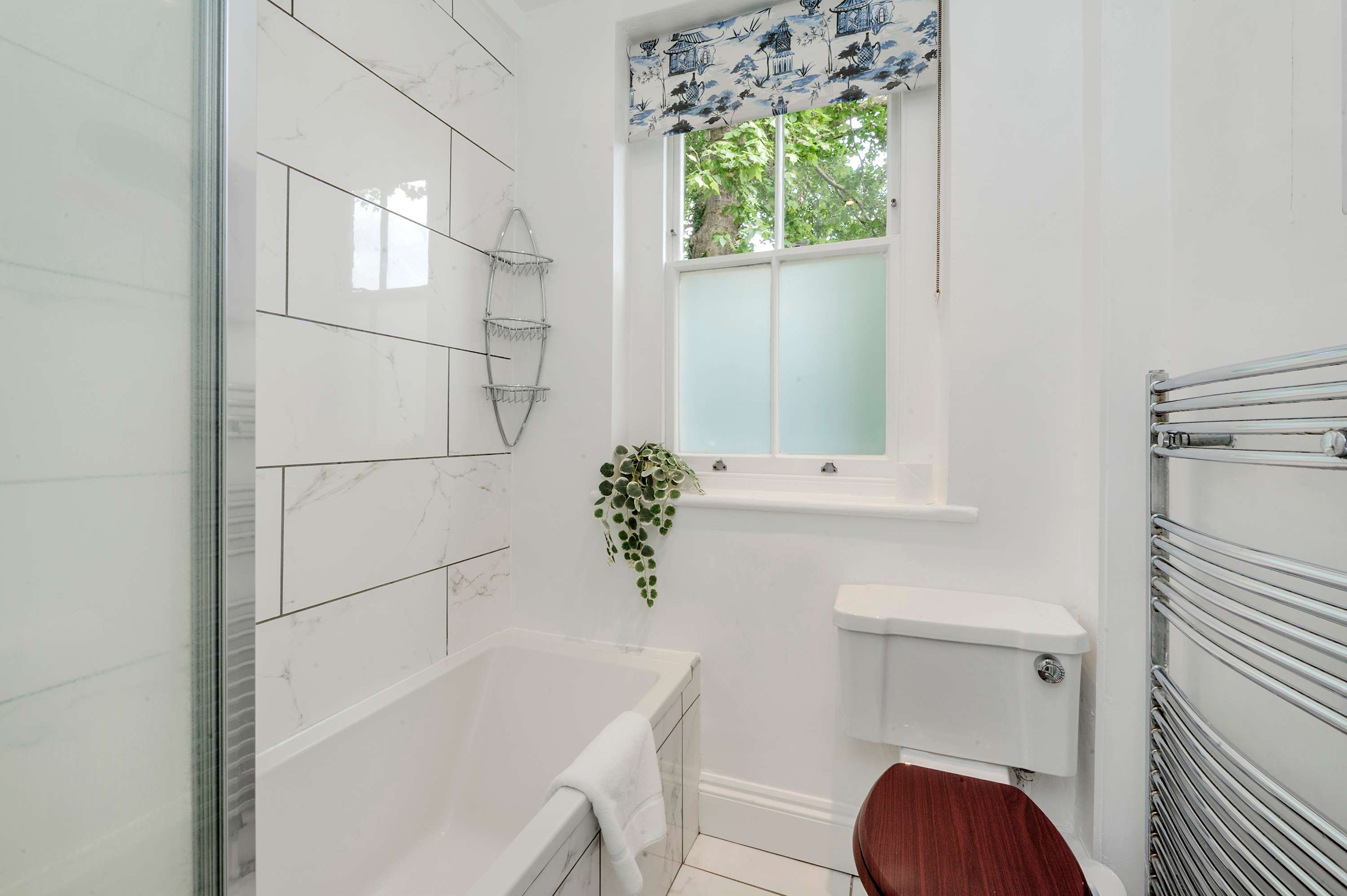 View Modern 2 bed flat - Hammersmith Grove in Hammersmith Grove 240 W6 7EW Modern 2 bed flat - Hammersmith Grove in Hammersmith Grove 240 W6 7EW - Property image 21 - VivreStays