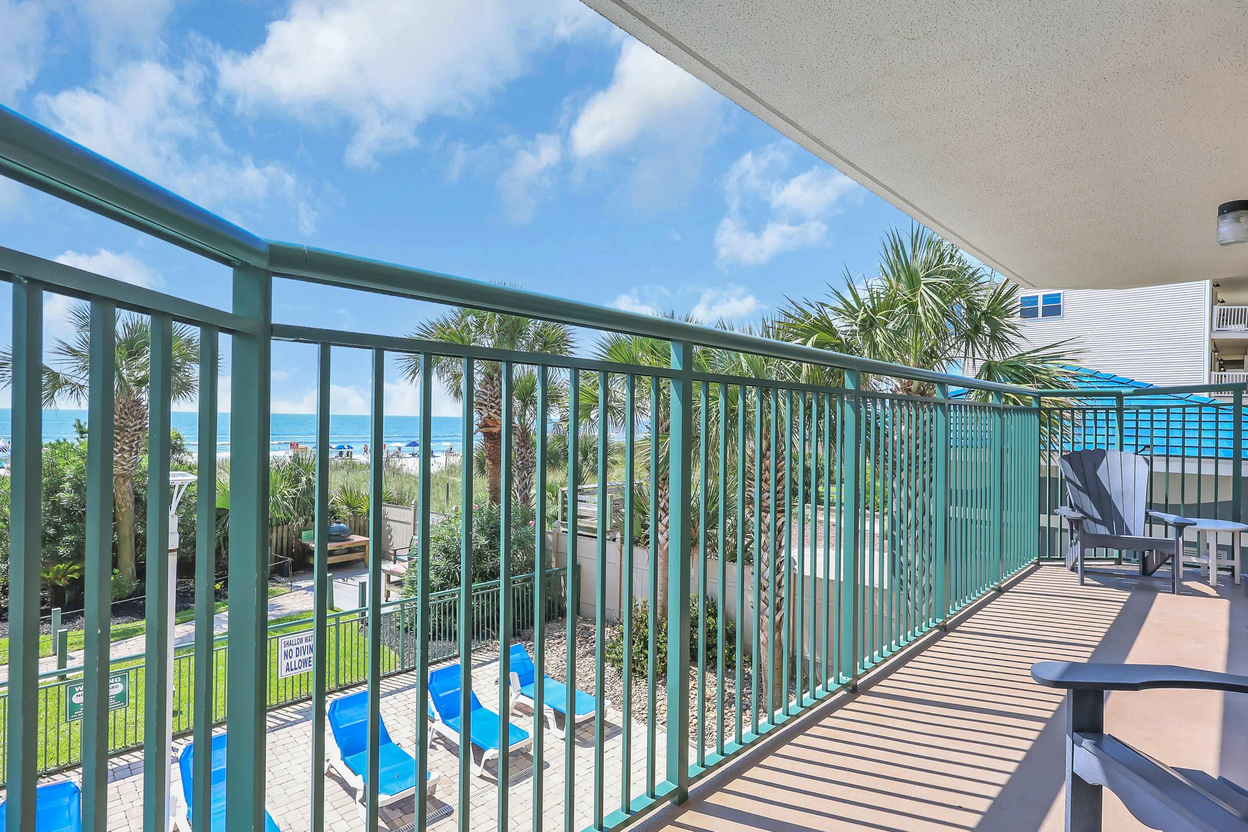 Oceanfront Luxury Top Location Lazy River Pool Grills