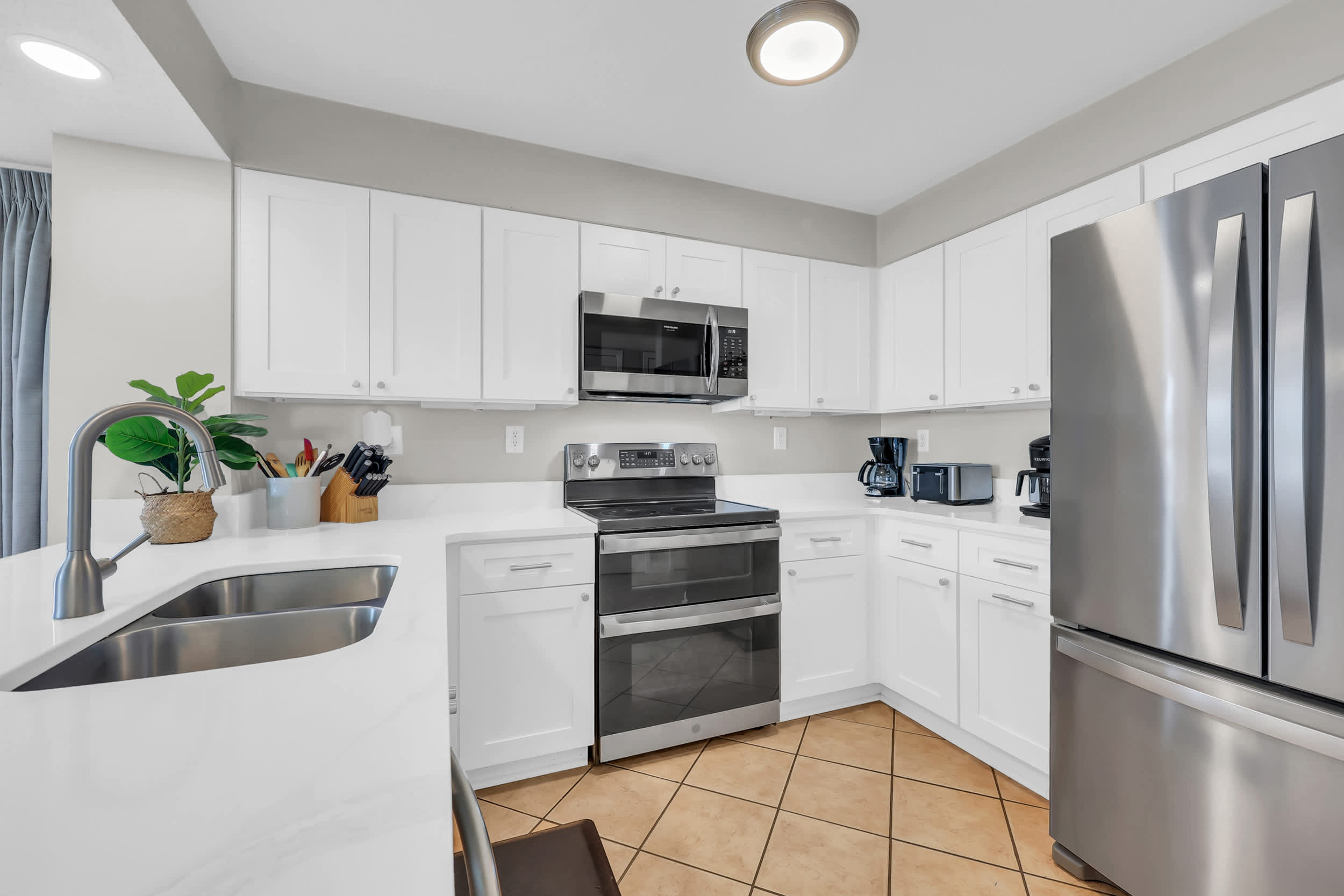 Oceanfront Luxury Top Location Lazy River Pool Grills