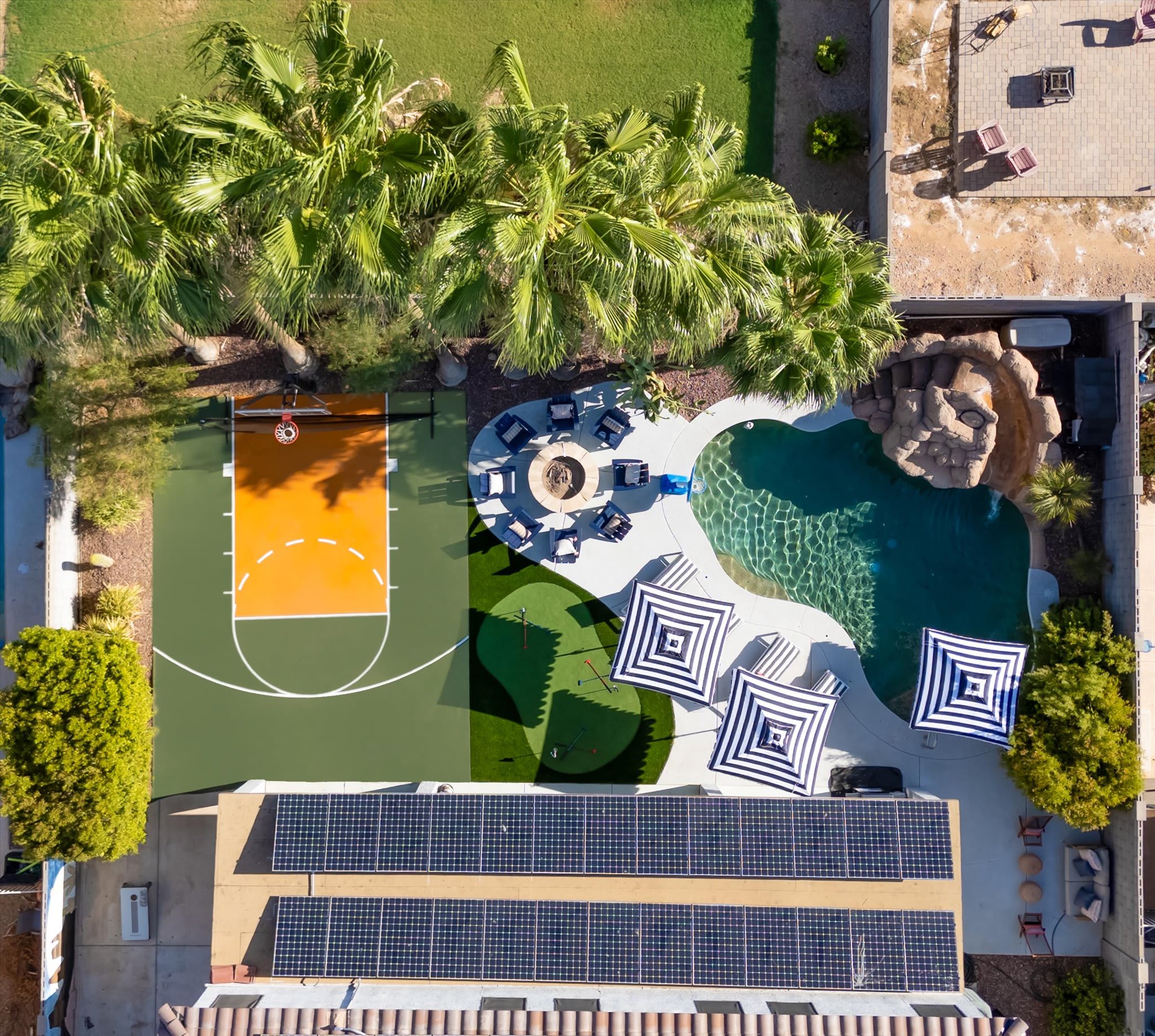 Water Slide & Pool • Basketball Court • Sleeps 16 — Peoria, AZ — vacation rental