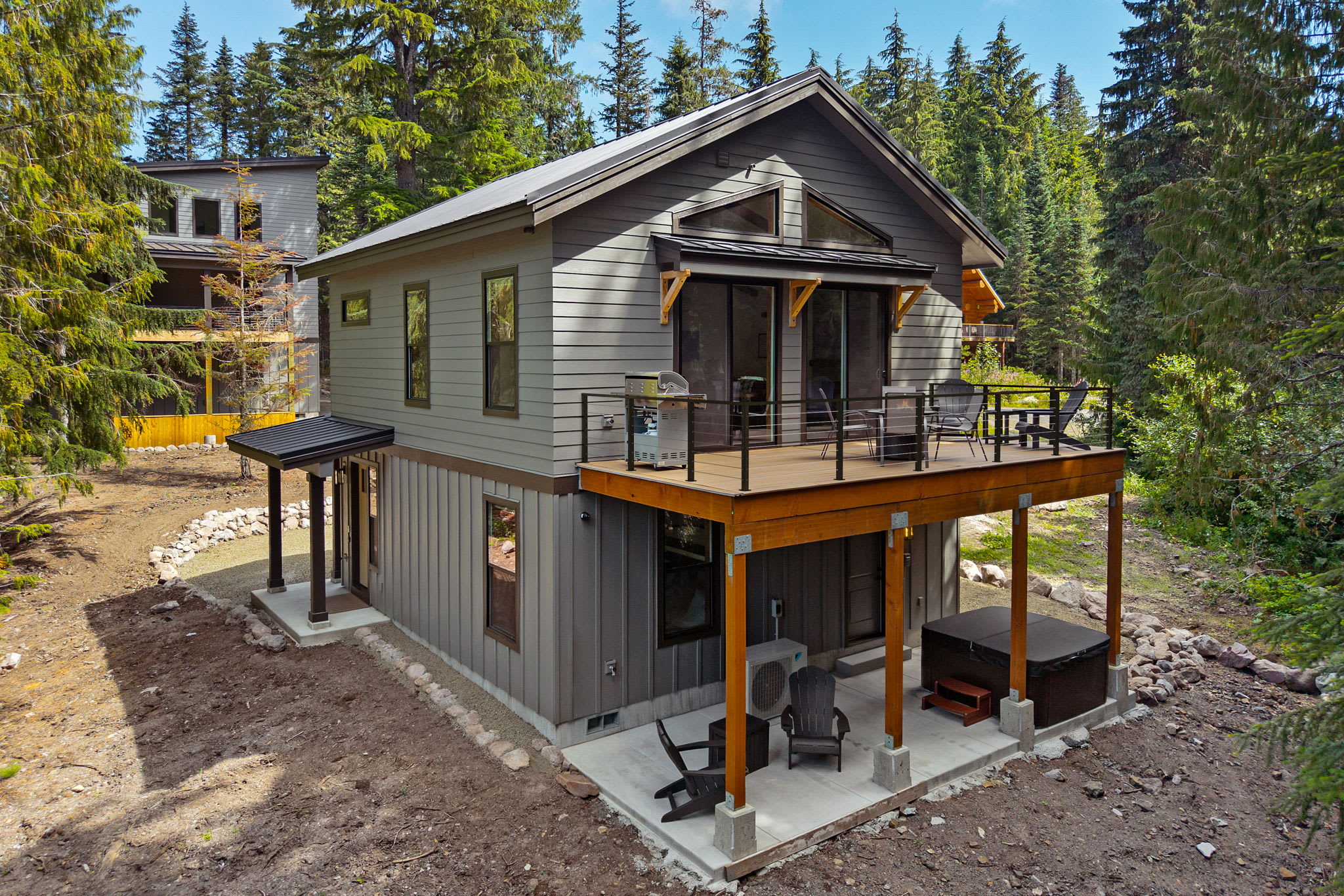 2 Homes • Sleeps 22 • Sauna • Hot Tub • Fire Pit — Government Camp, OR — vacation rental