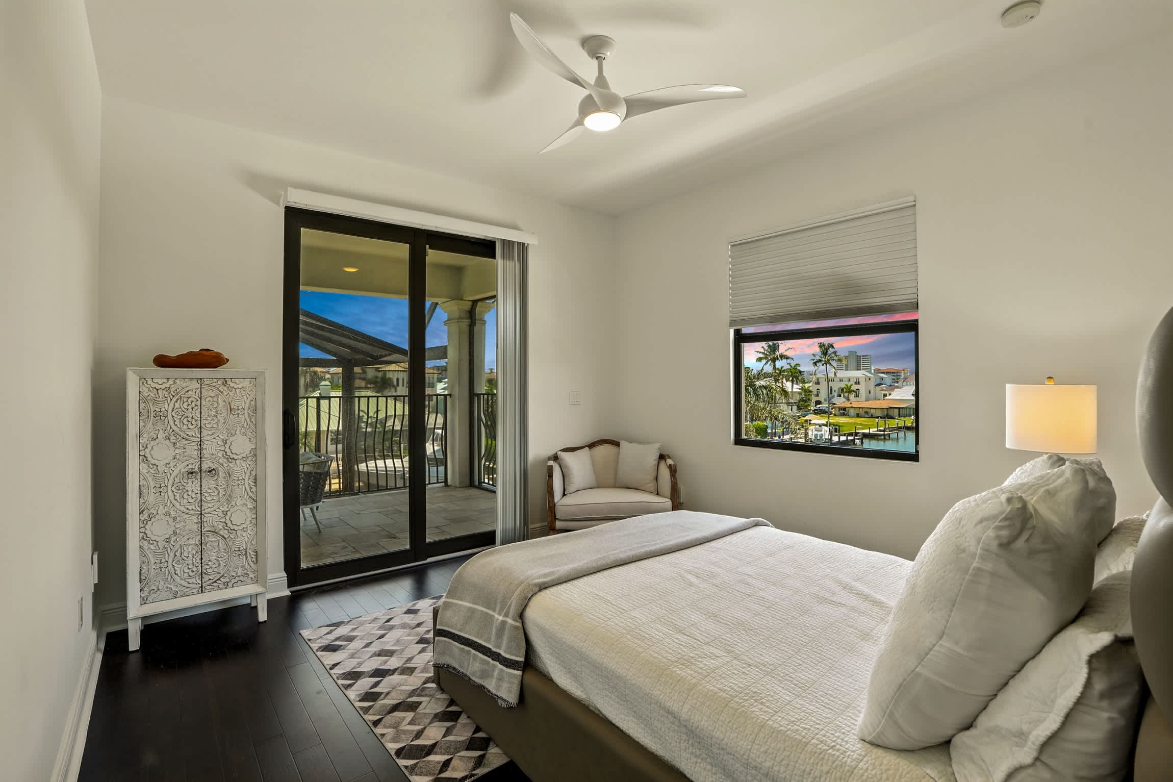 Spacious Luxury Waterfront Retreat with Pool Spa | Photo 37