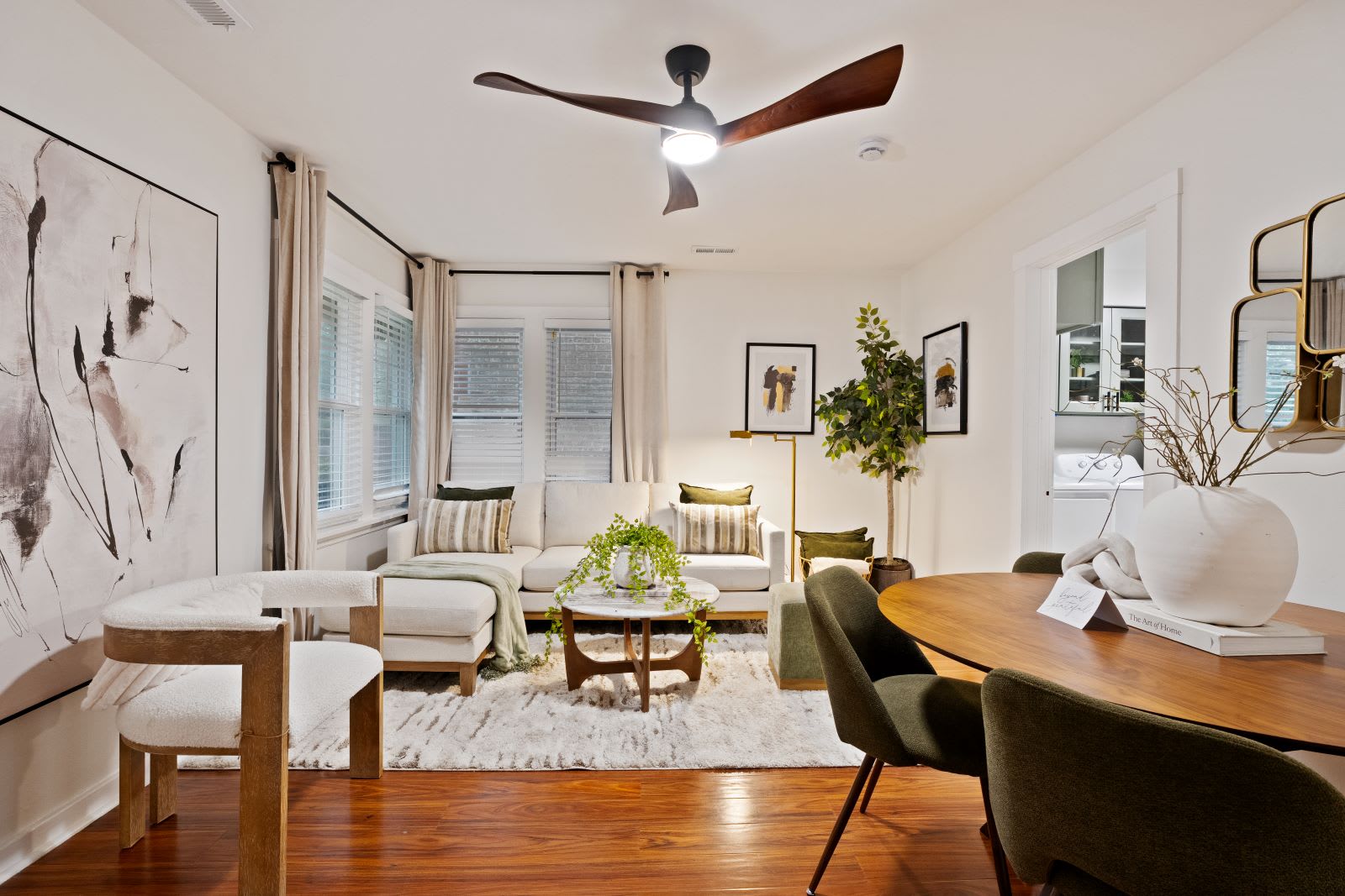 Spacious Backyard And Modern Amenities - Charming Evanston Retreat - 에번스턴