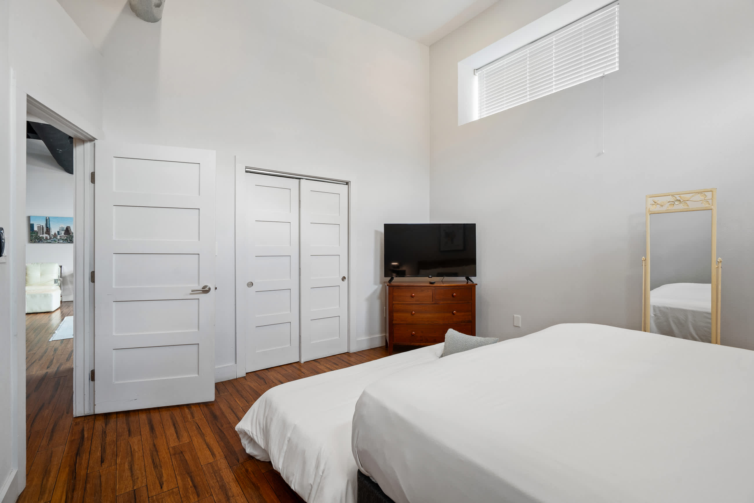 Inviting Bedroom with 1 Queen bed and 1 Single bed