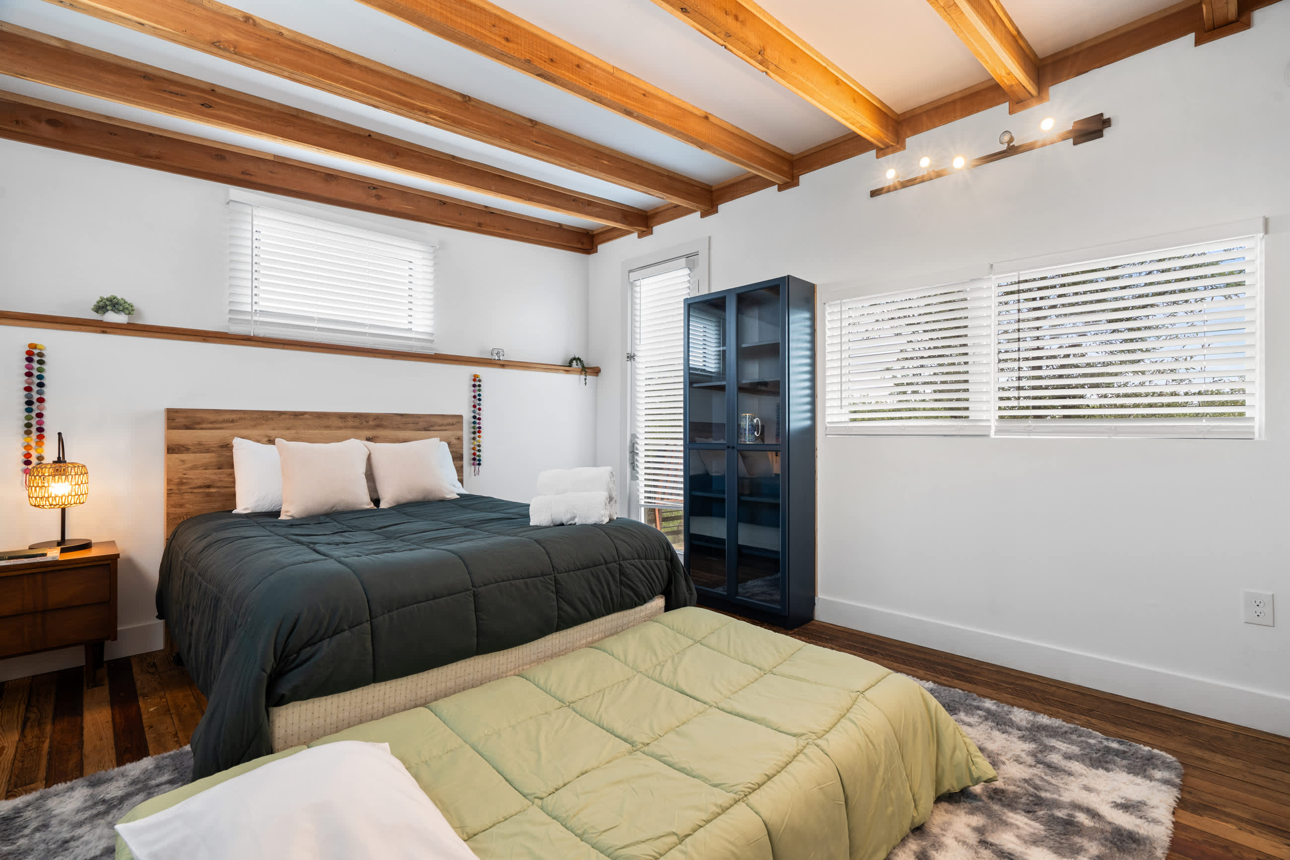 Tranquil Bedroom with 1 King Bed and 1 Double Bed