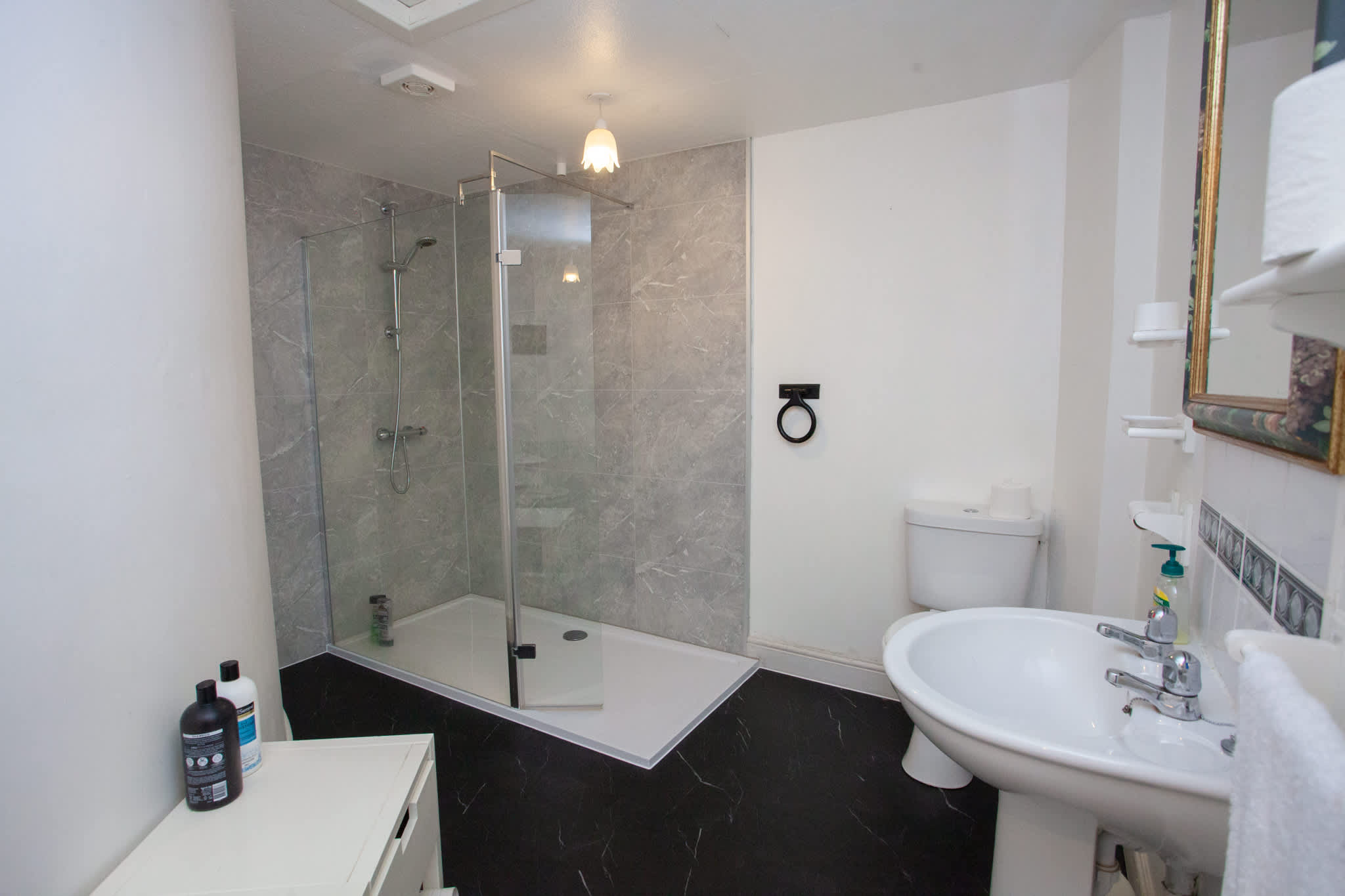 Spacious Victorian Flat in Heart of Finnieston in Saint Vincent Crescent 43 G3 8NG - Property image 19 - VivreStays