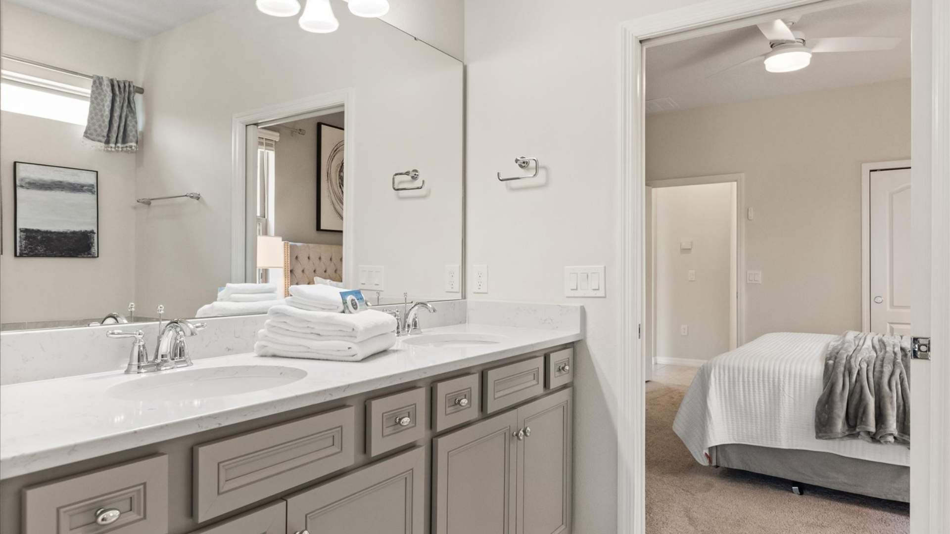 King Bedroom En-suite Bathroom