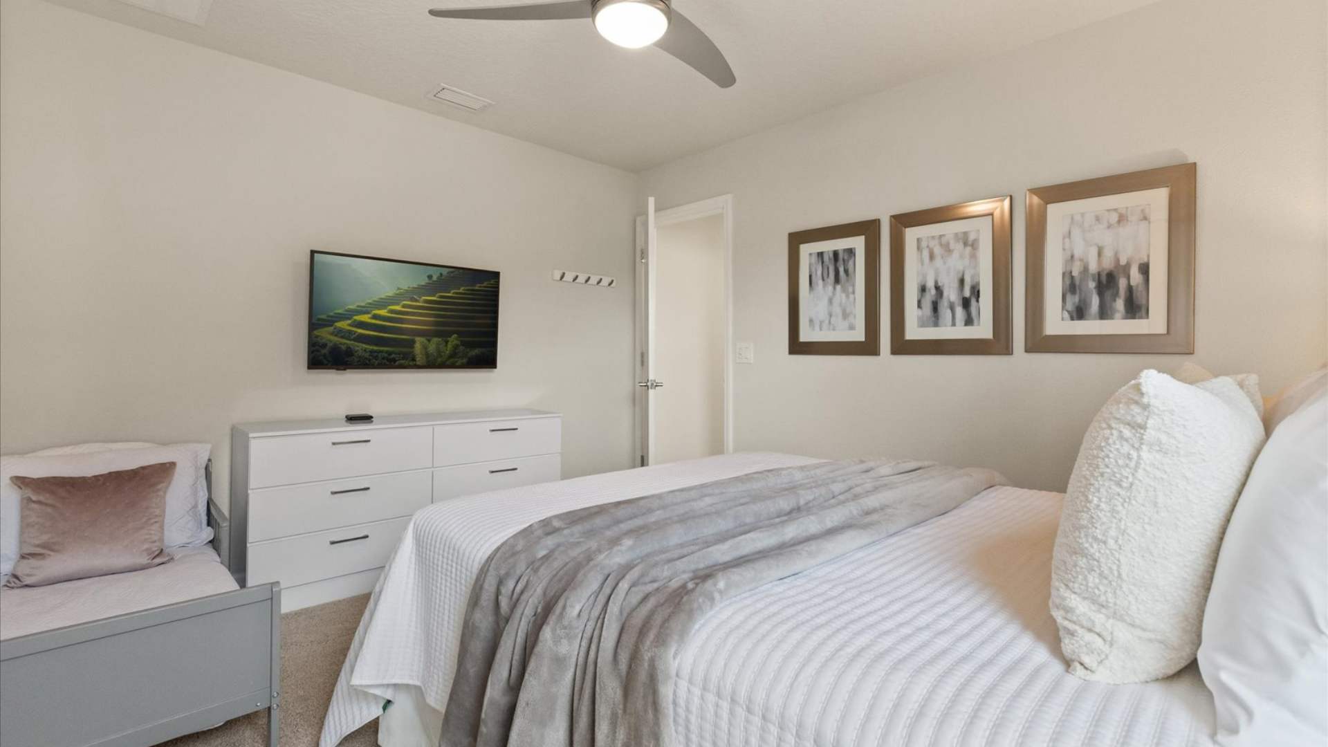 Luxury King Bedroom with Smart TV and En-suite Bathroom