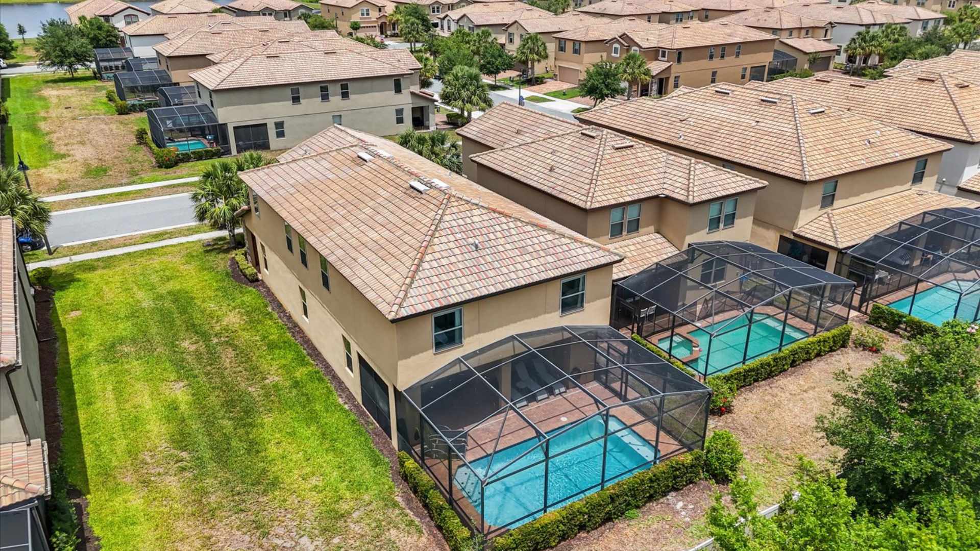 Upstay Family Villa for 12 w Pool Games BBQ | Photo 45