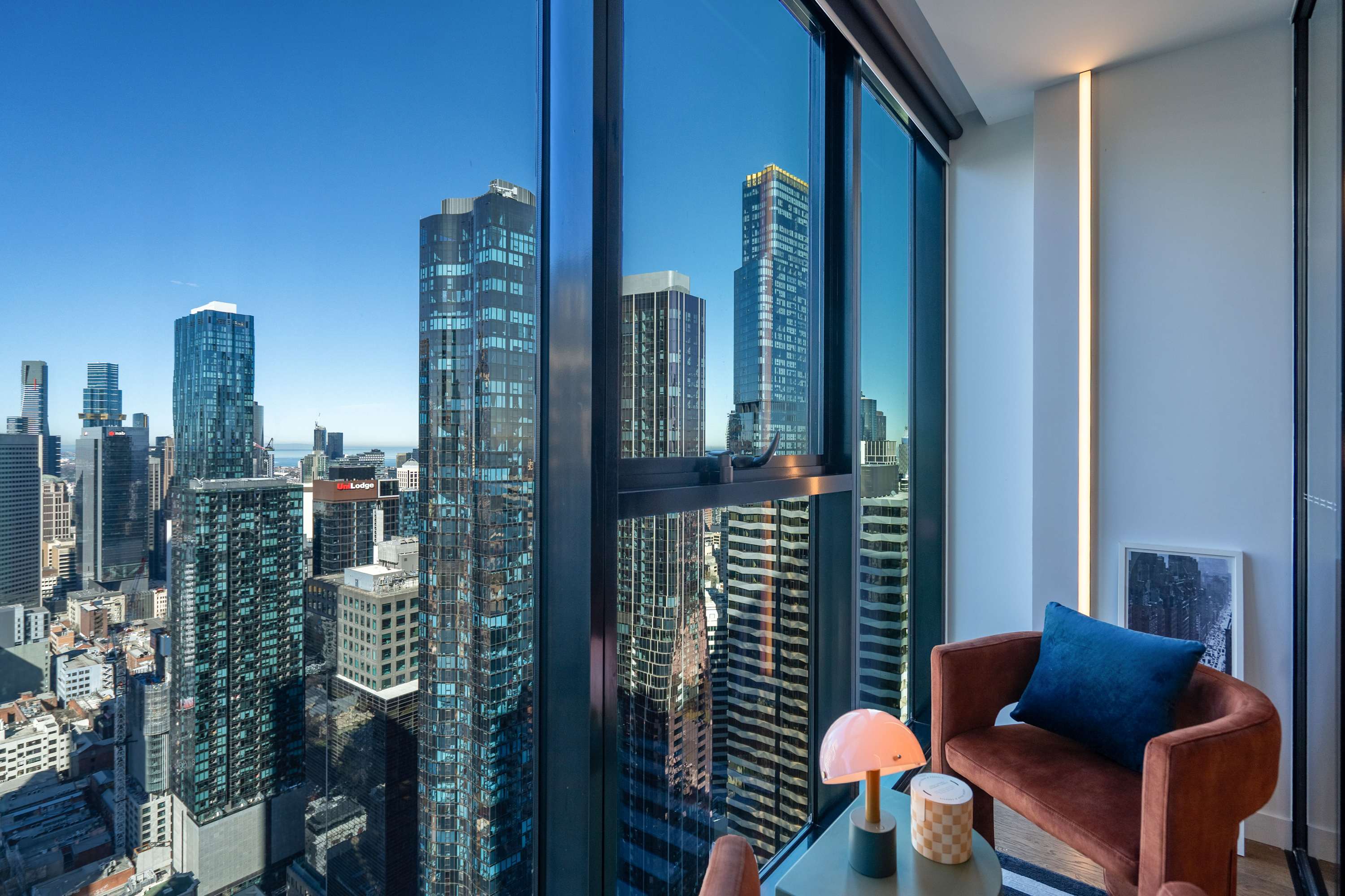 High-Rise CBD 3B Apt L50 | Luxe City Views+Parking