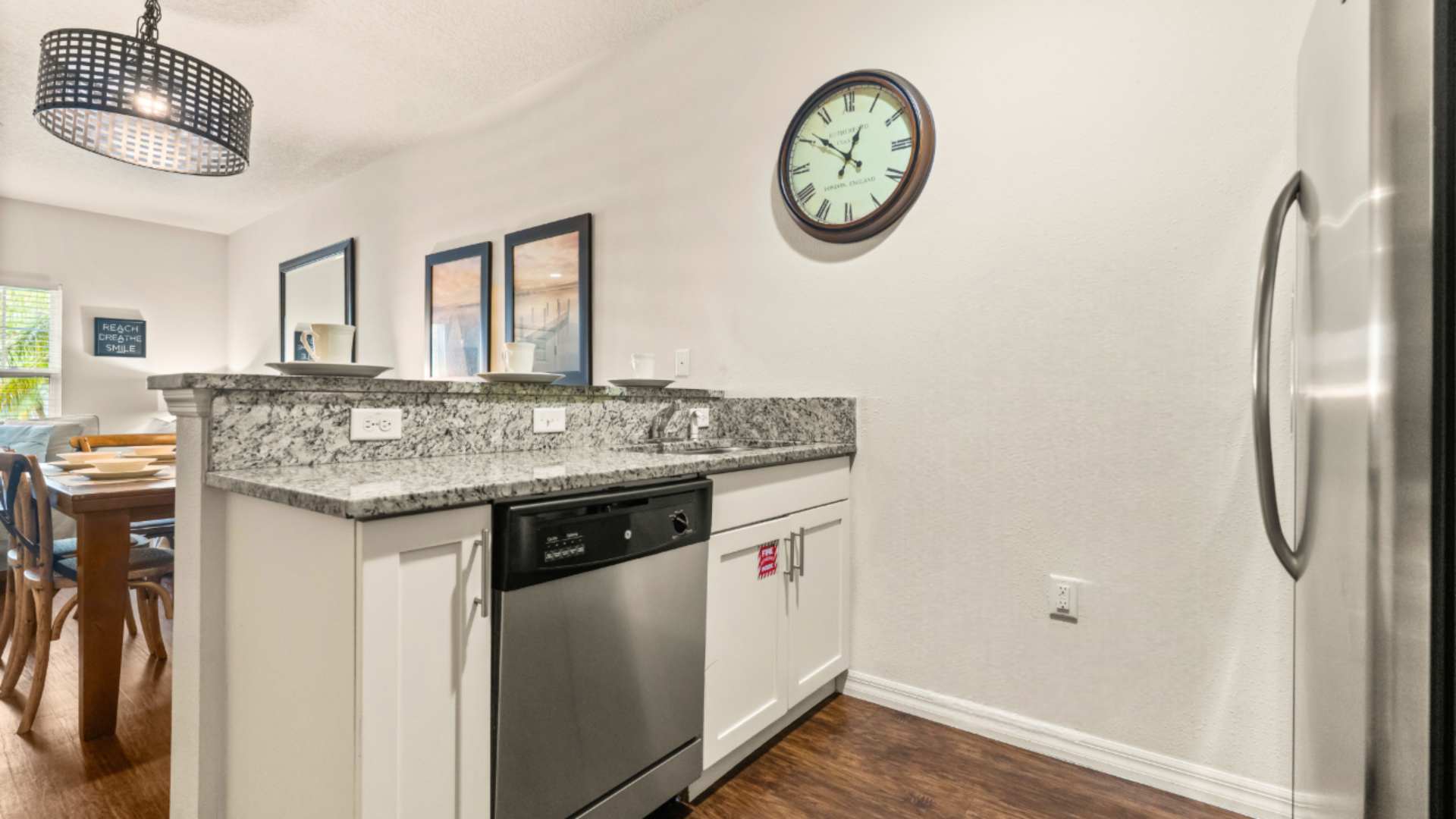 Fully Equipped Kitchen with Modern Appliances