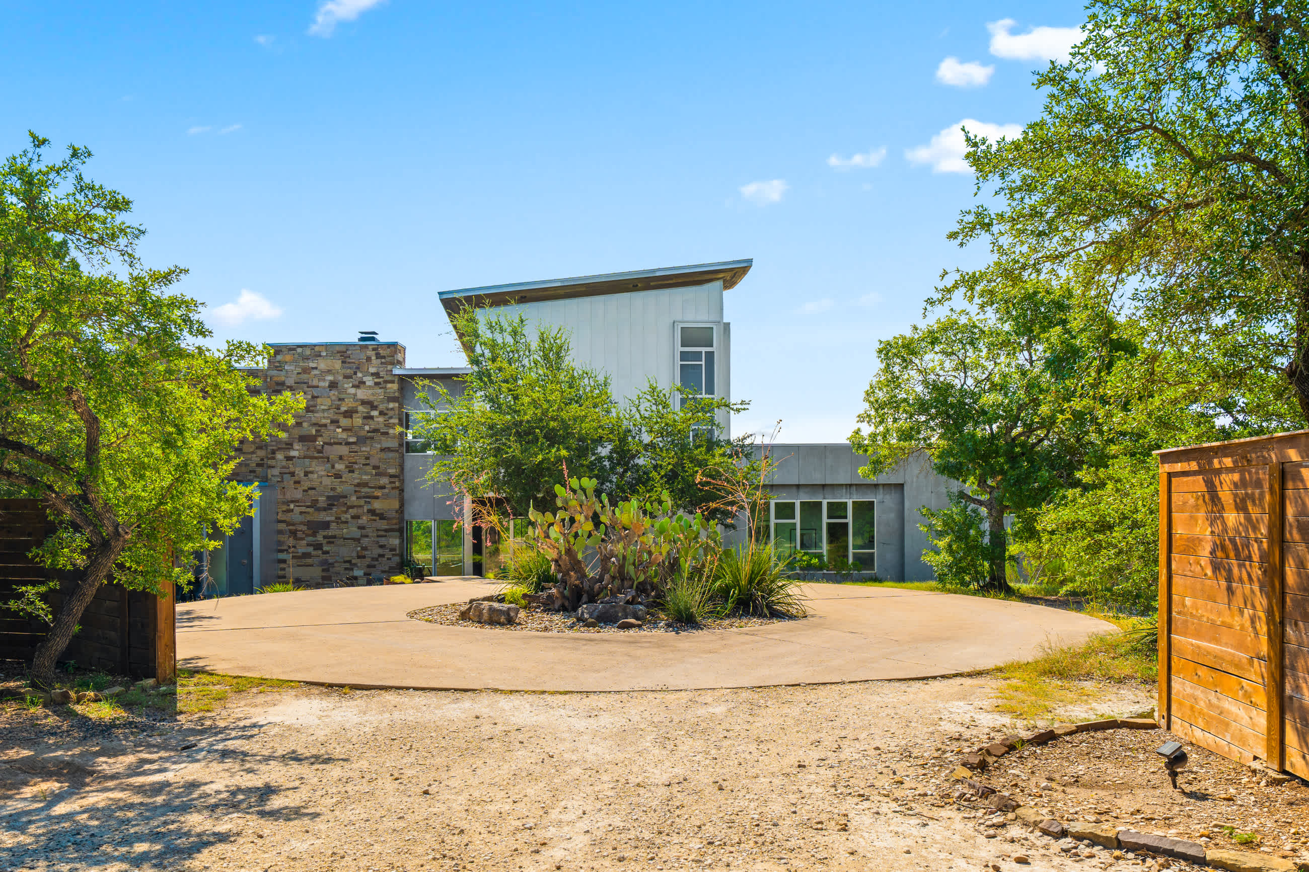 Luxury Hilltop Retreat w Scenic Views Swim Spa | Photo 25