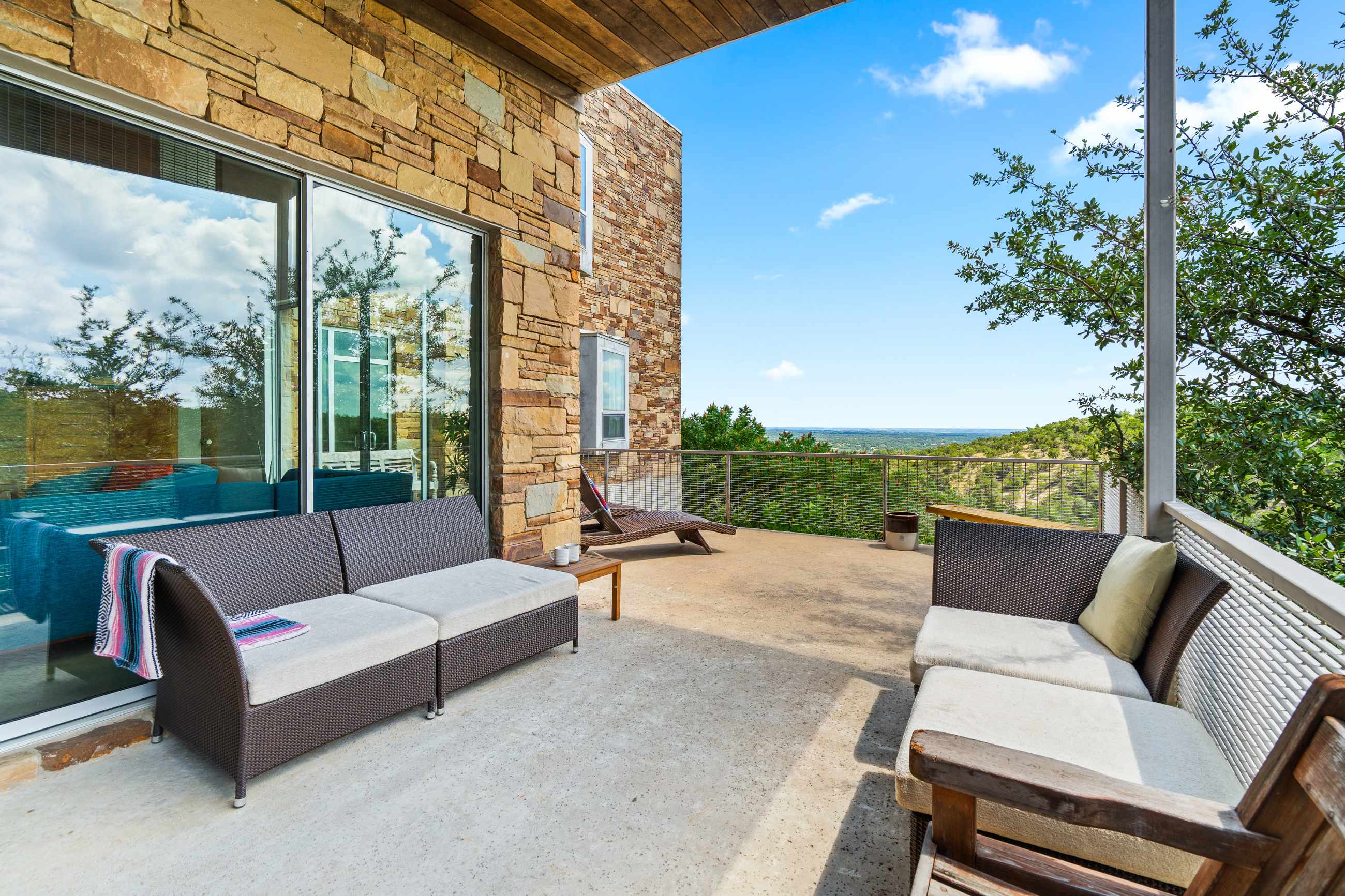 Luxury Hilltop Retreat w Scenic Views Swim Spa | Photo 8