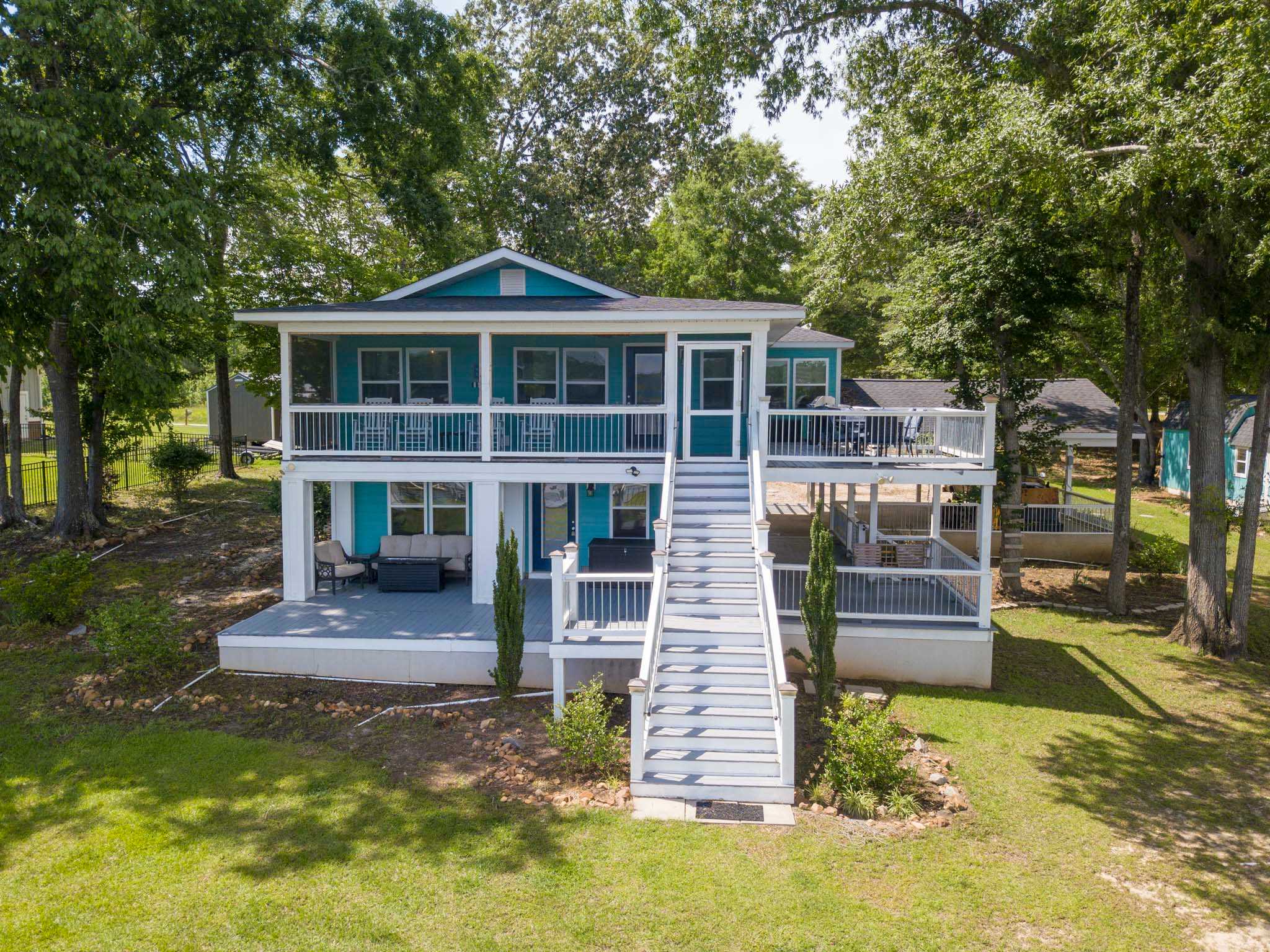 Waterfront • Dock • Dog Friendly • Kayaks • Grill — Ridgeway, SC — vacation rental