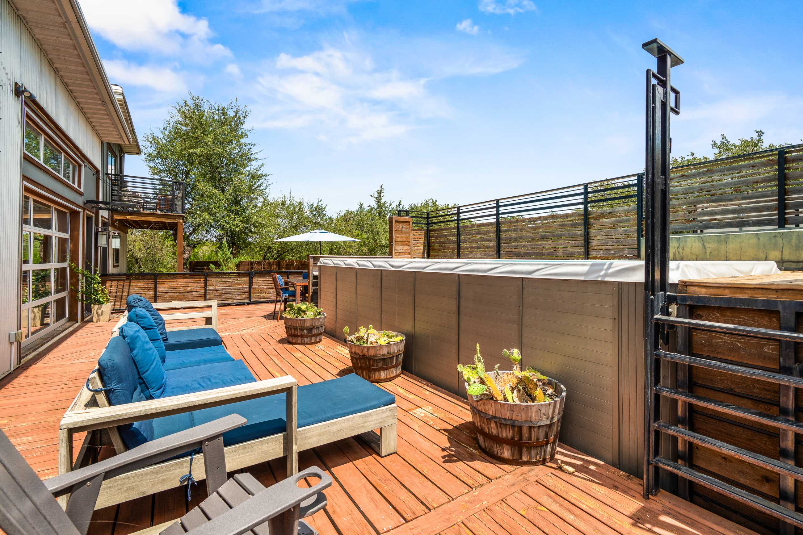 Luxury 7BR Hill Country Gem with Barndominium | Photo 105