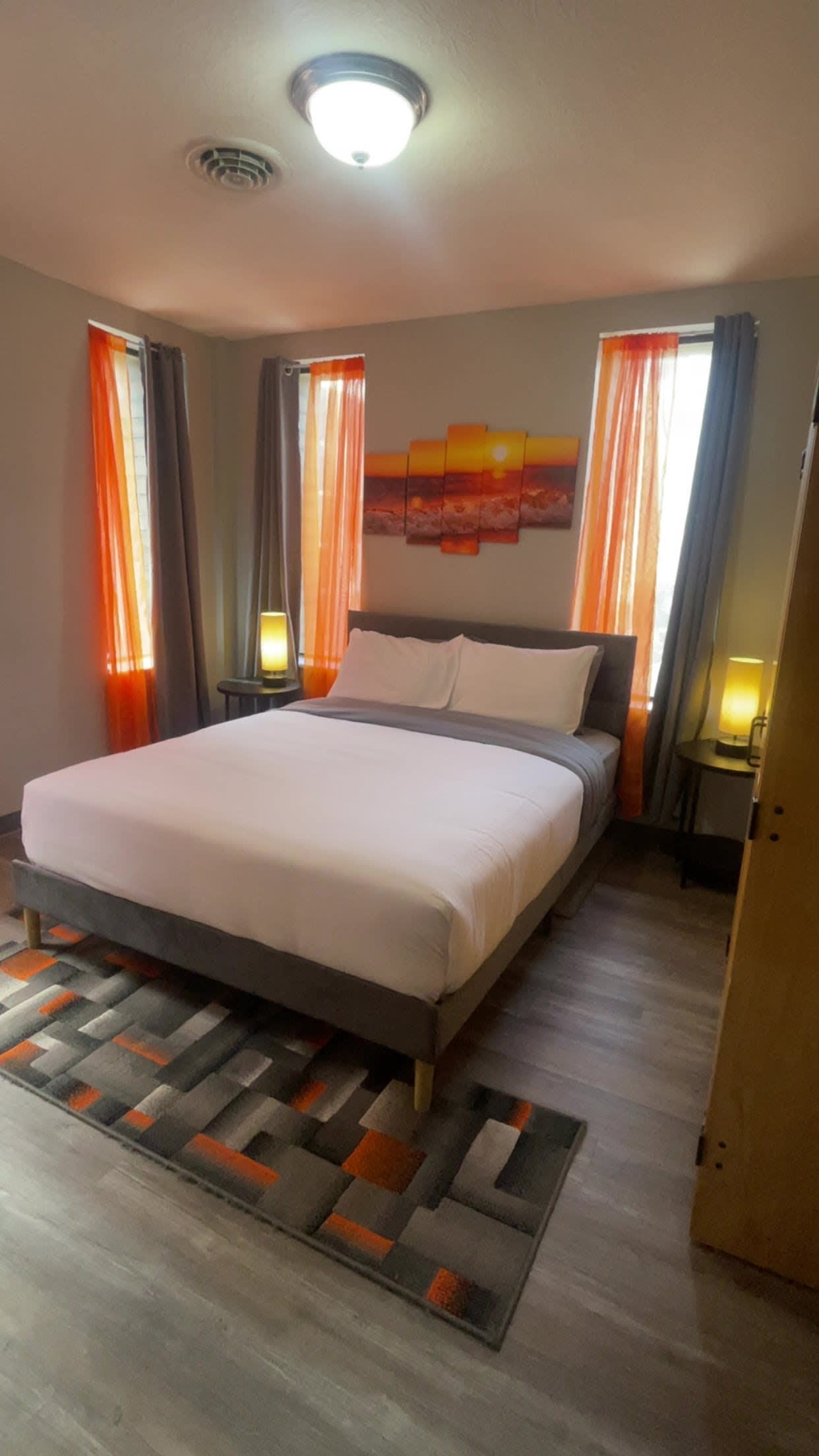 2 Bedroom 2 Bathroom | The Heart of Pittsburgh 6