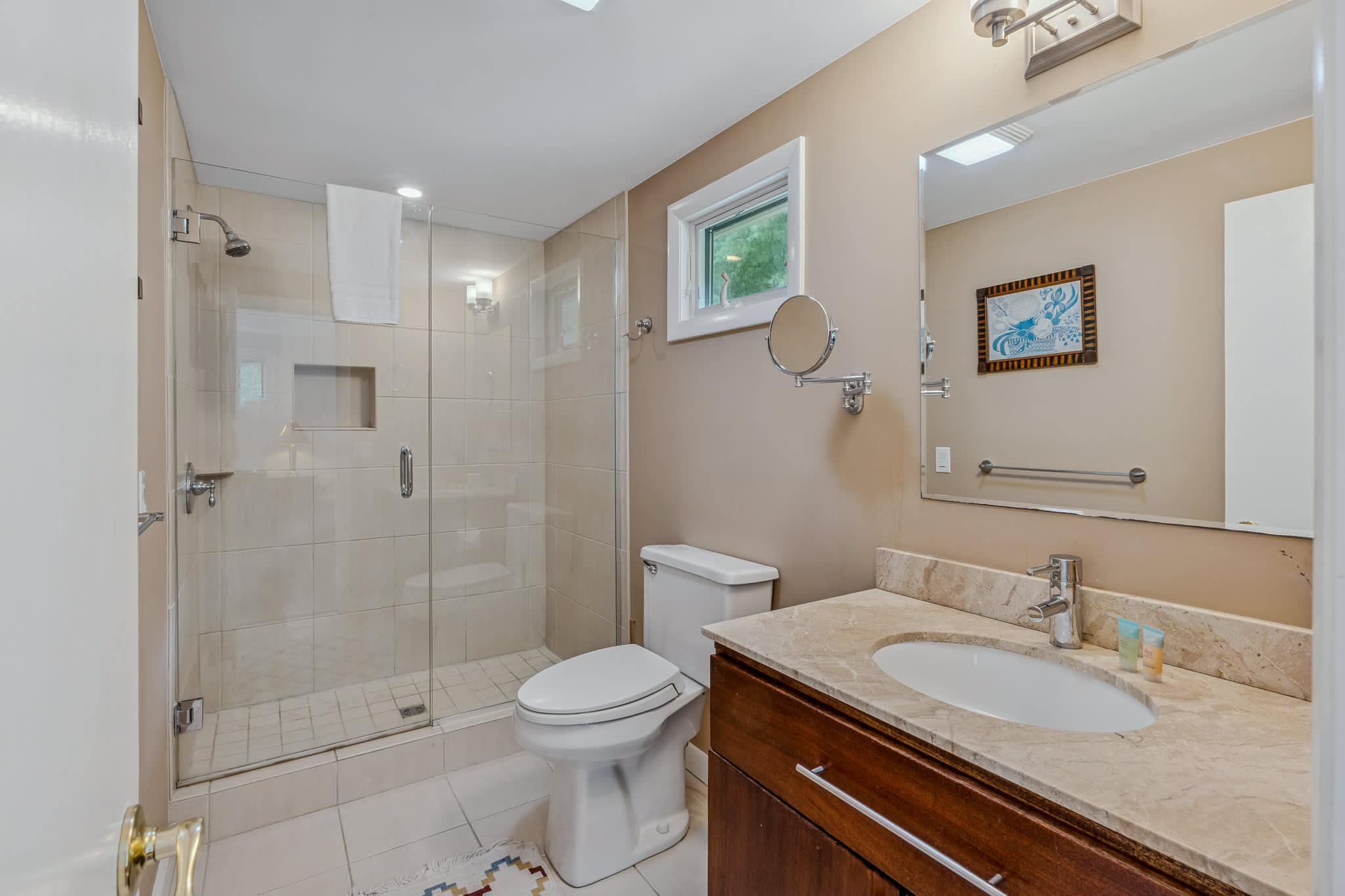 Spa, Fireplace & Pet Friendly - Top of the Hill