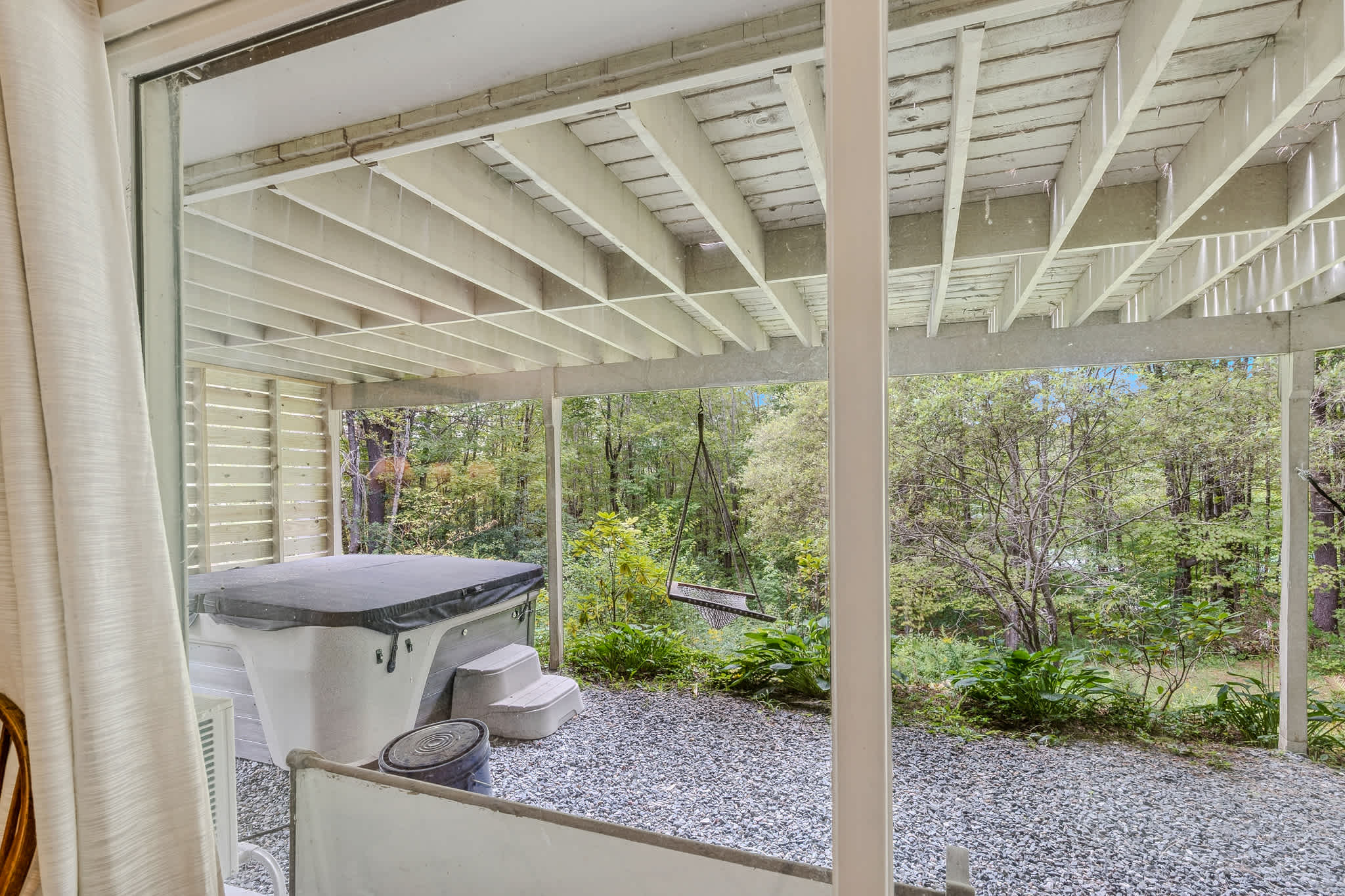 Spa, Fireplace & Pet Friendly - Top of the Hill