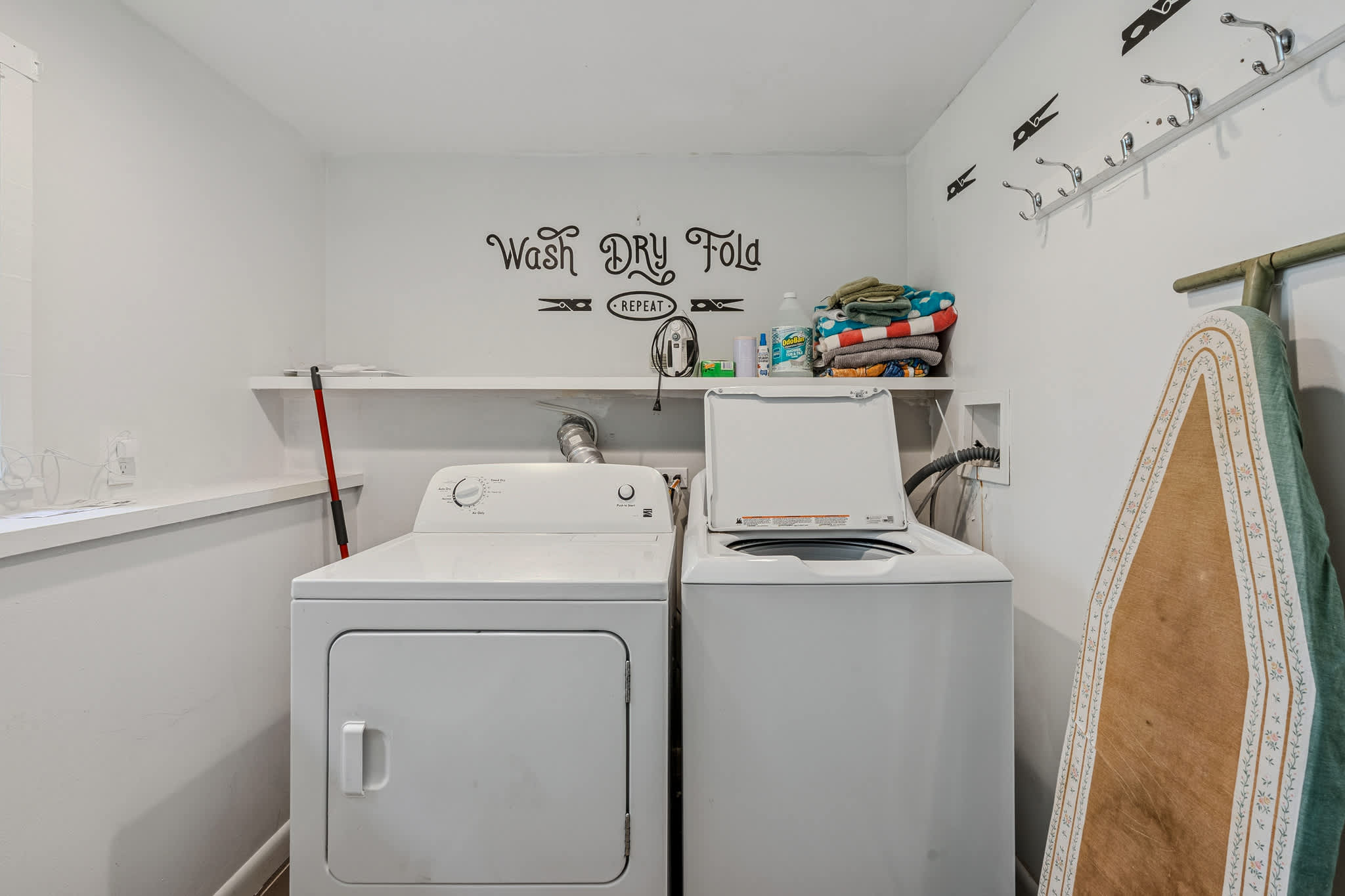 Spa, Fireplace & Pet Friendly - Top of the Hill