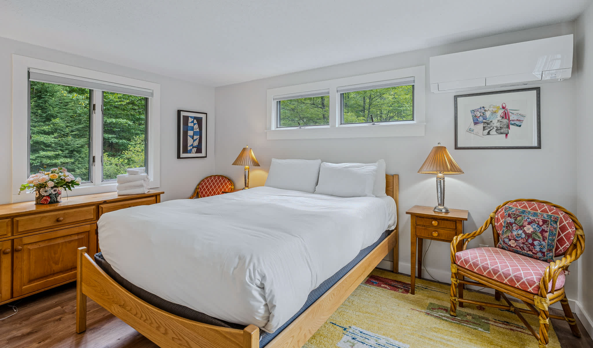 Spa, Fireplace & Pet Friendly - Top of the Hill