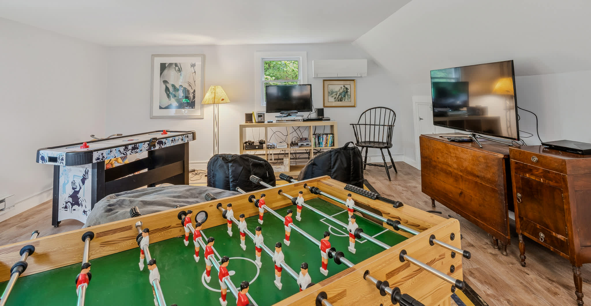 Spa, Fireplace & Pet Friendly - Top of the Hill
