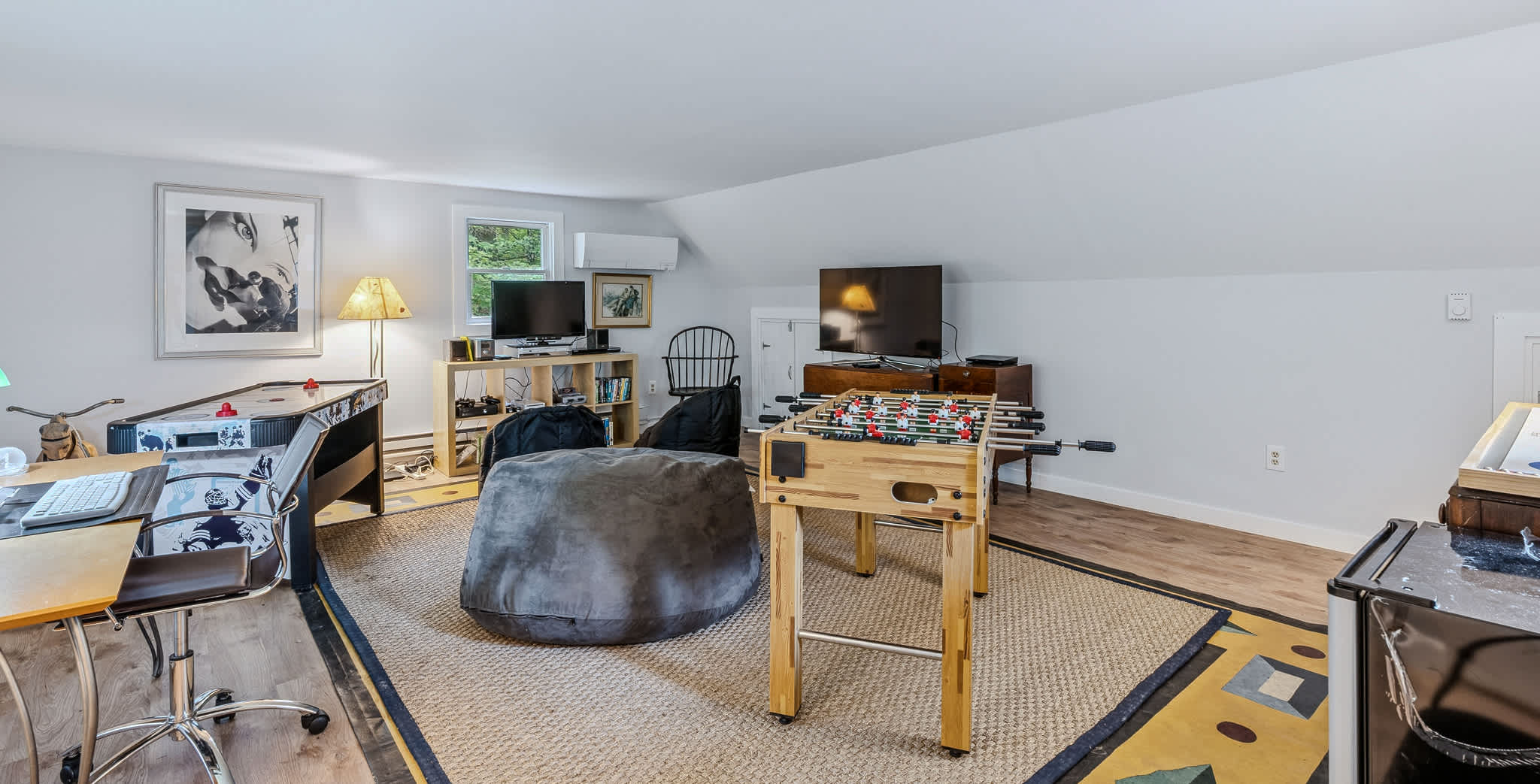 Spa, Fireplace & Pet Friendly - Top of the Hill