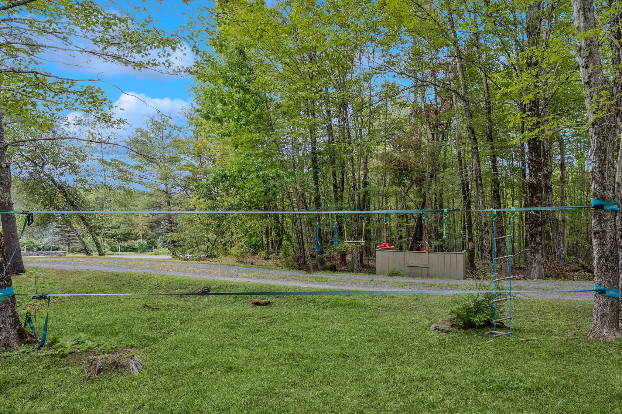 Spa, Fireplace & Pet Friendly - Top of the Hill
