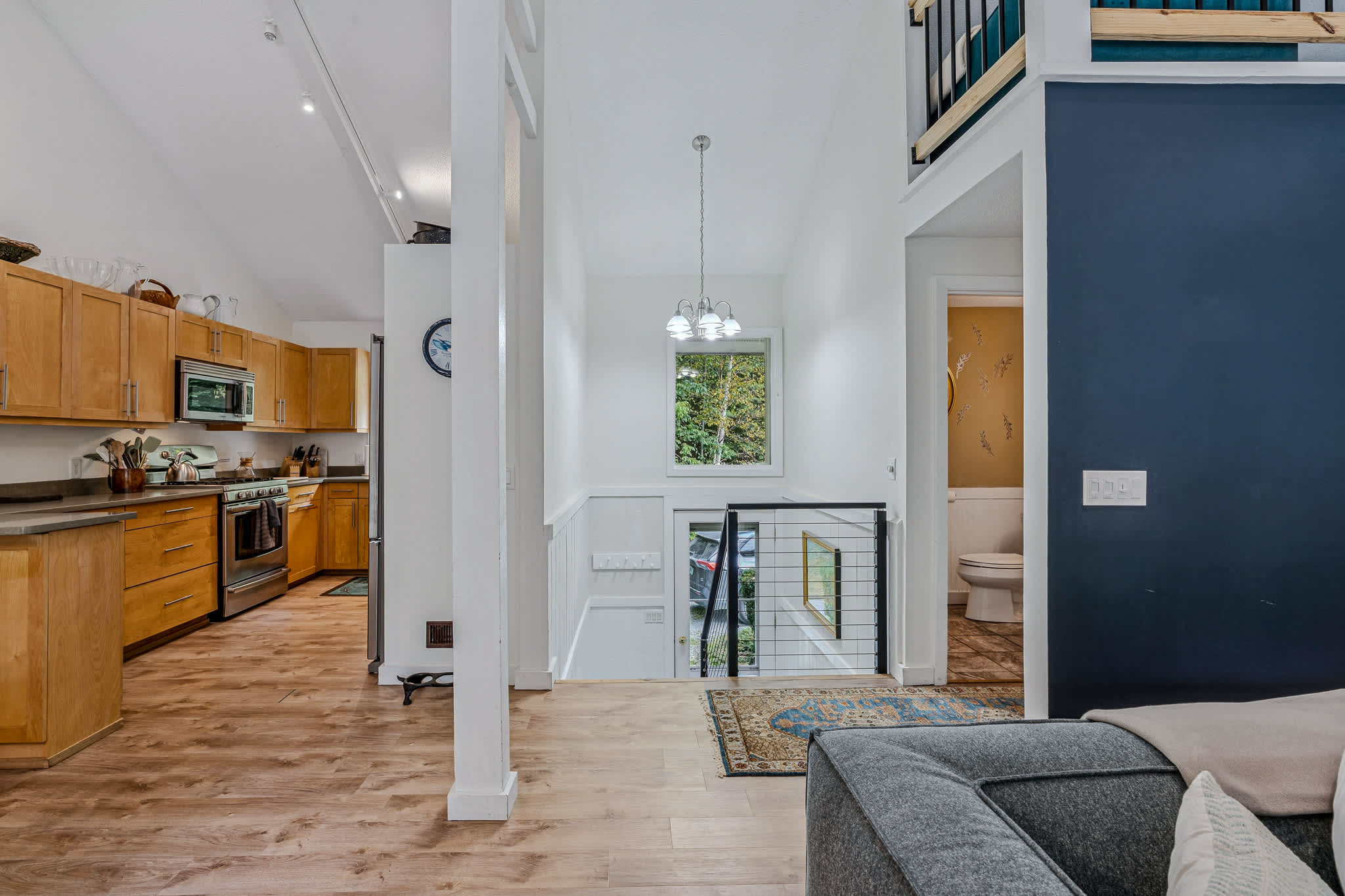Spa, Fireplace & Pet Friendly - Top of the Hill