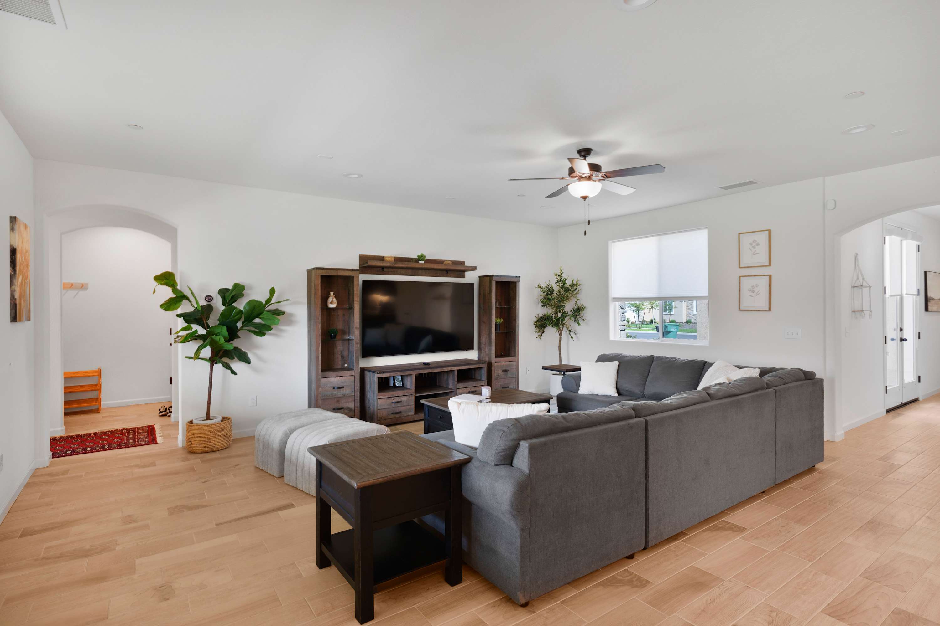 Modern Home With Large Backyard And Office - Stylish Escape - Hanford, CA