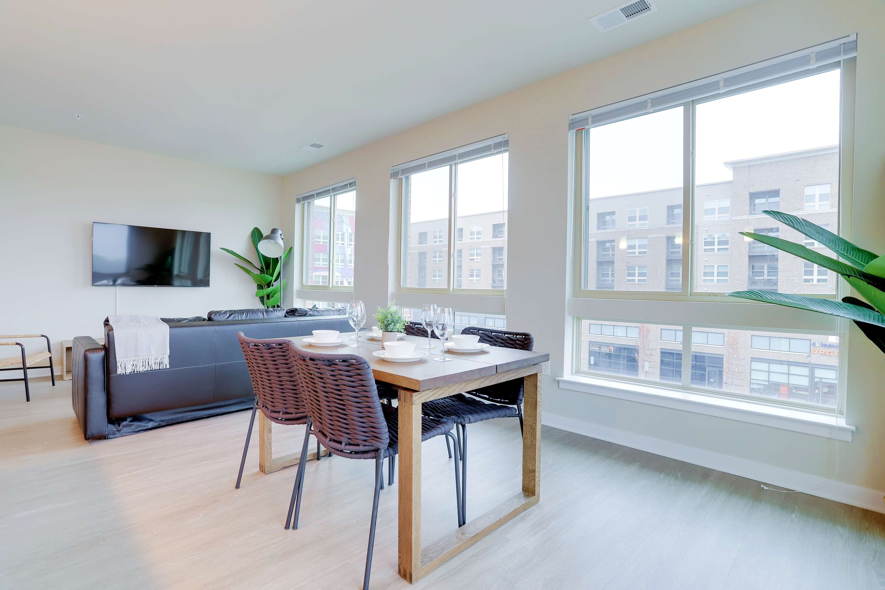 Modern Retreat W Gym & Prime Location - Foto 10
