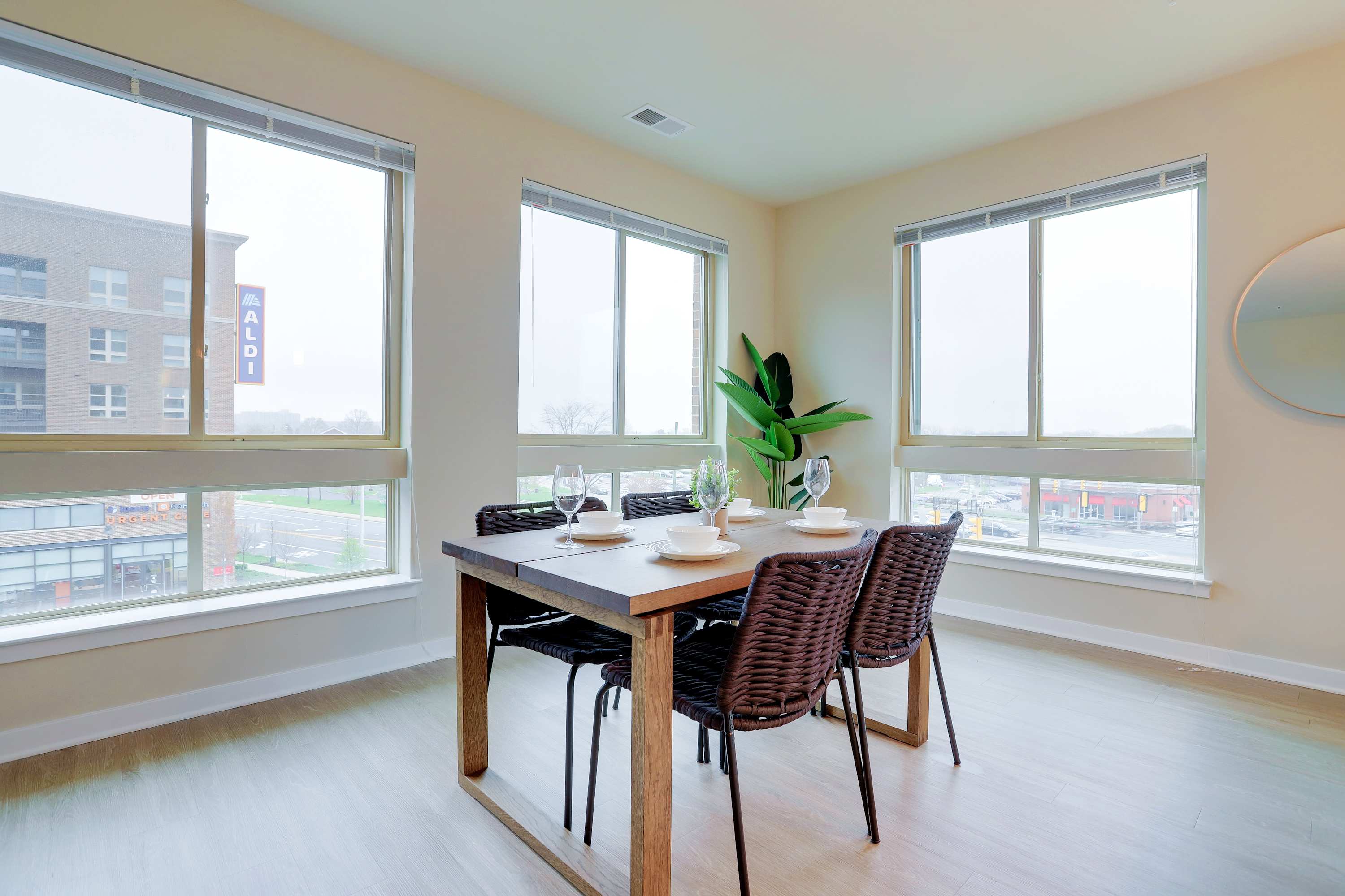 Modern Retreat W Gym & Prime Location - Foto 12