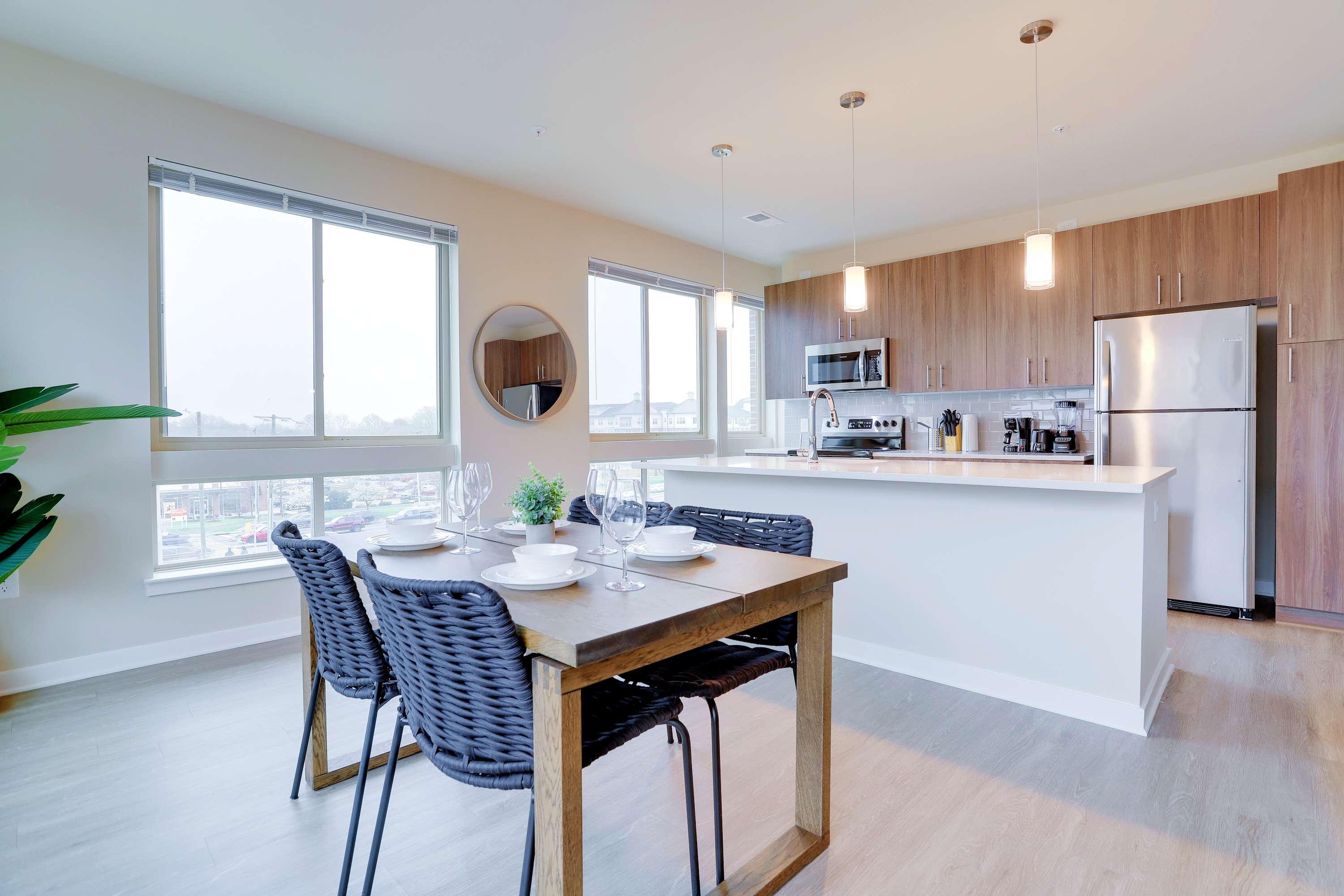 Modern Retreat W Gym & Prime Location