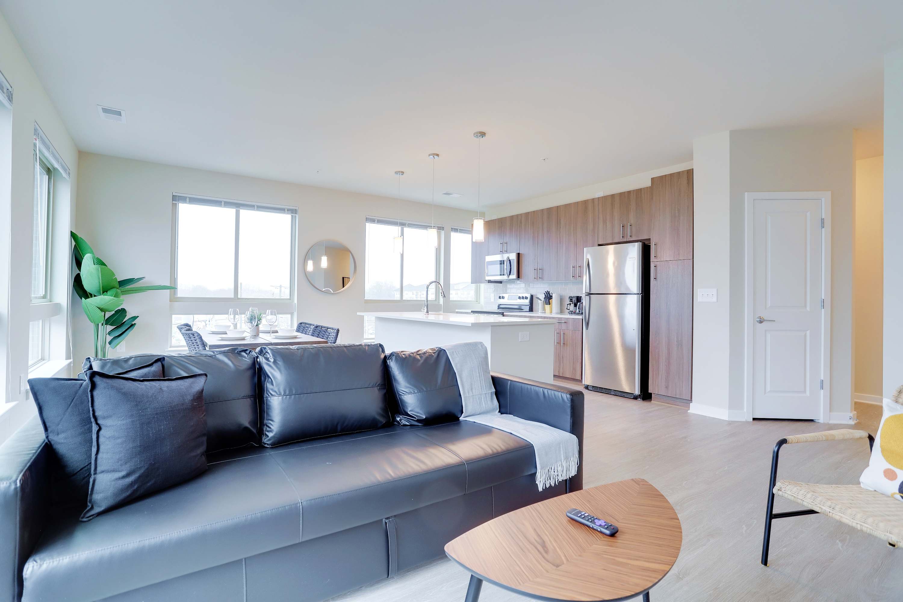 Modern Retreat W Gym & Prime Location