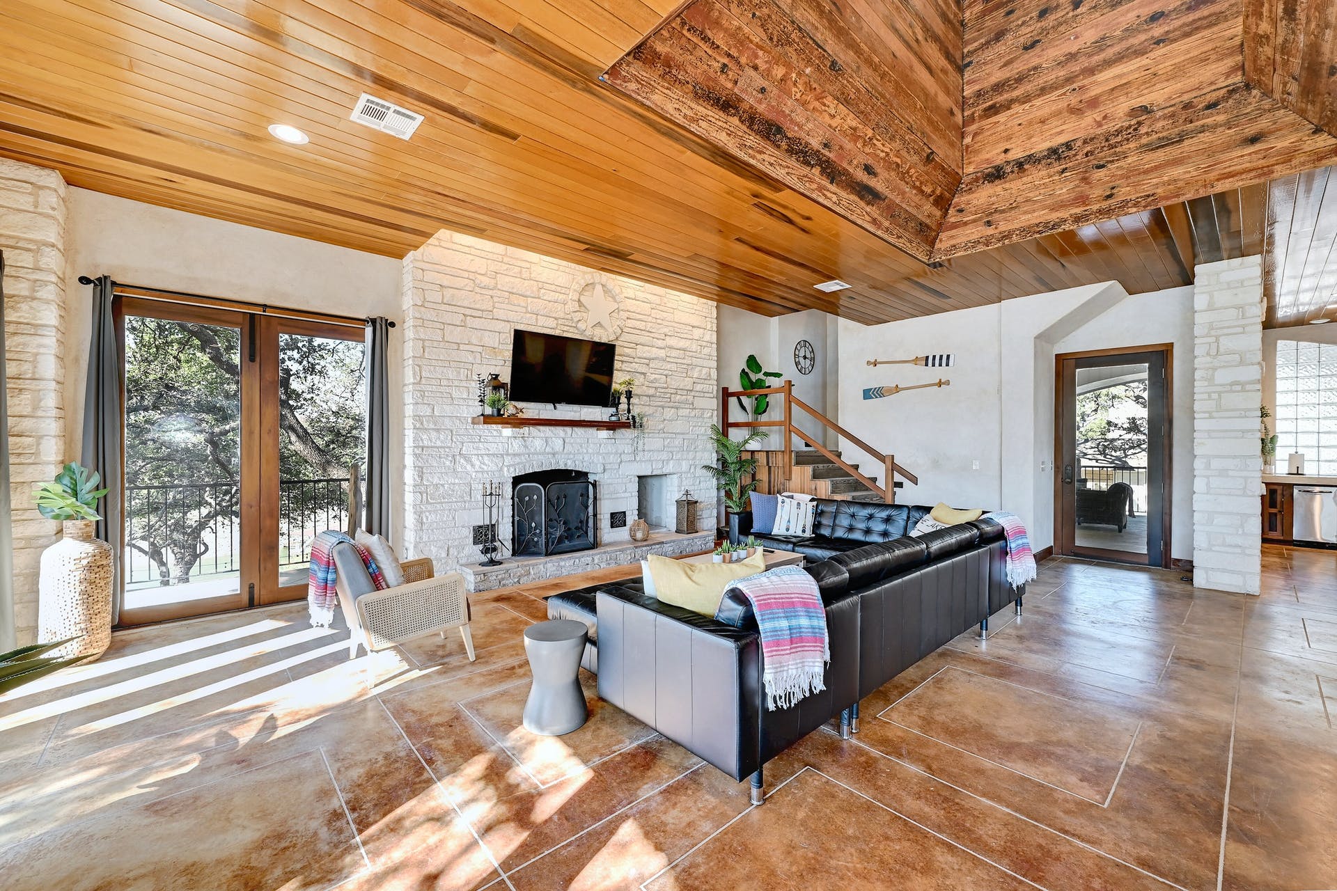 Lake Travis Escape 4