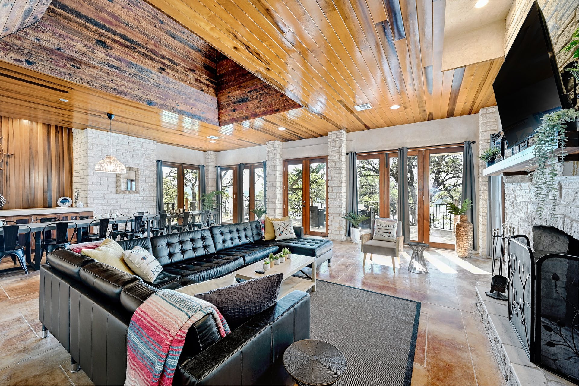 Lake Travis Escape 5