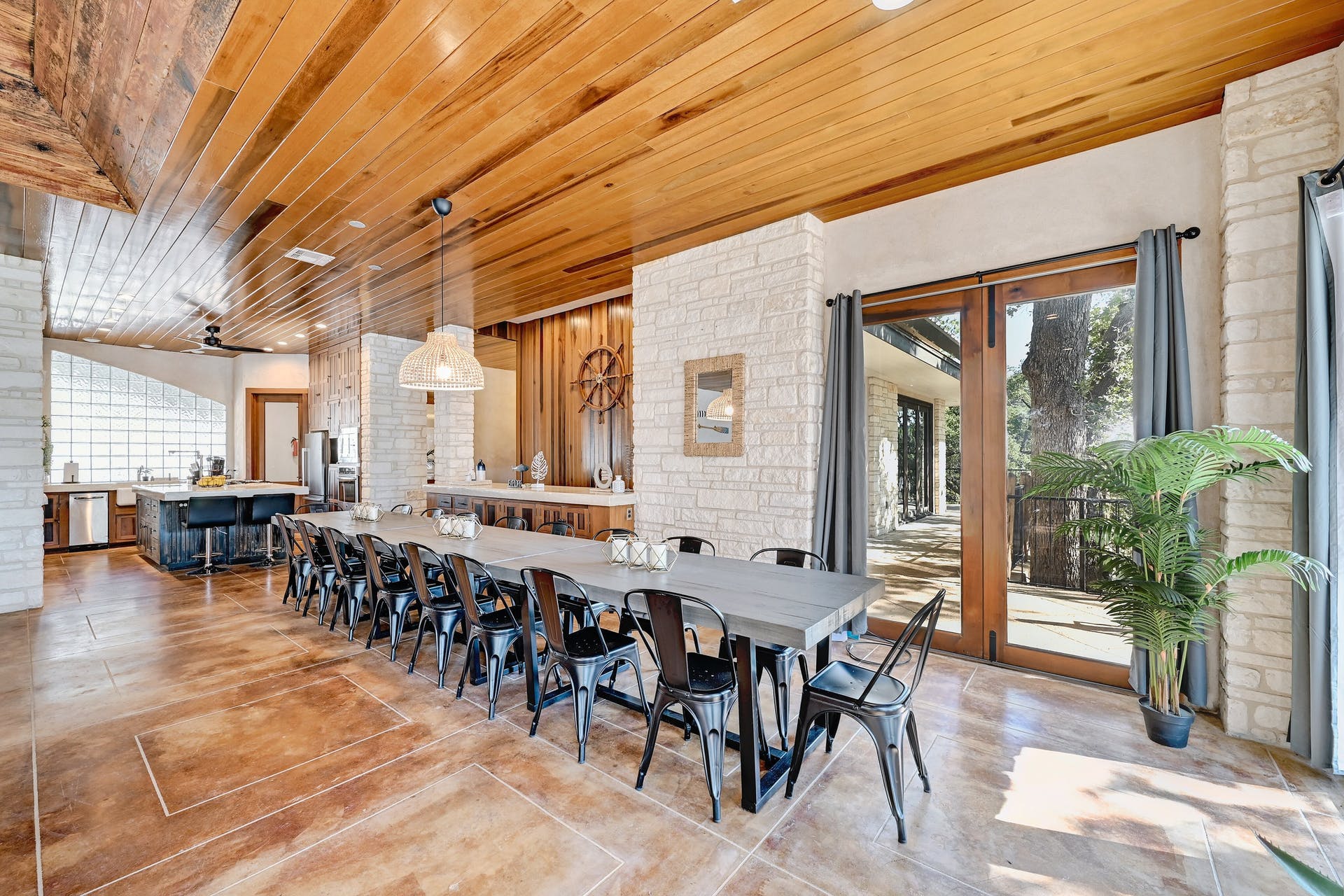 Lake Travis Escape 8