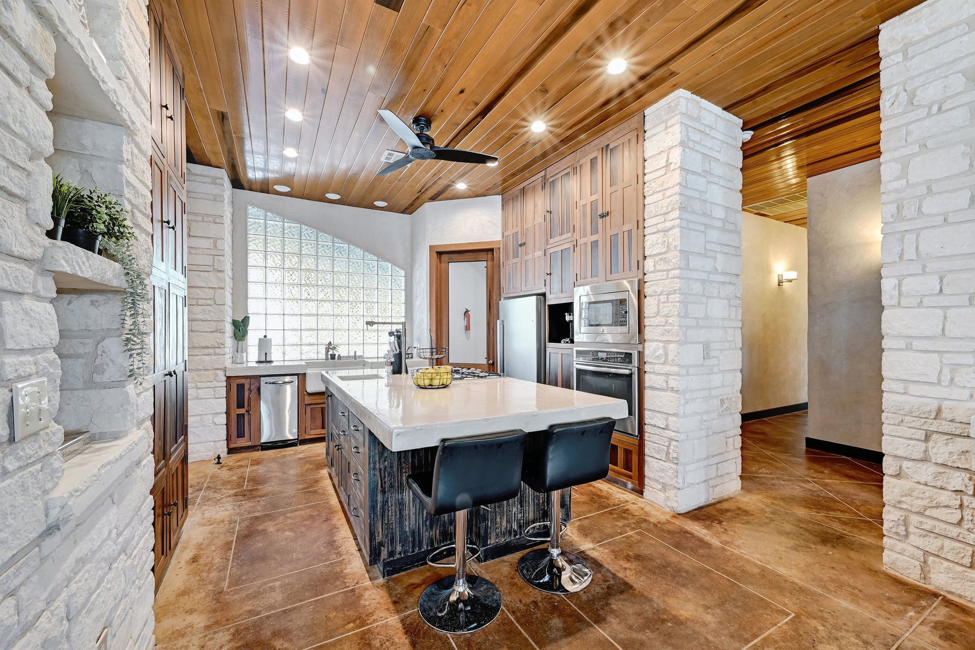 Lake Travis Escape 9