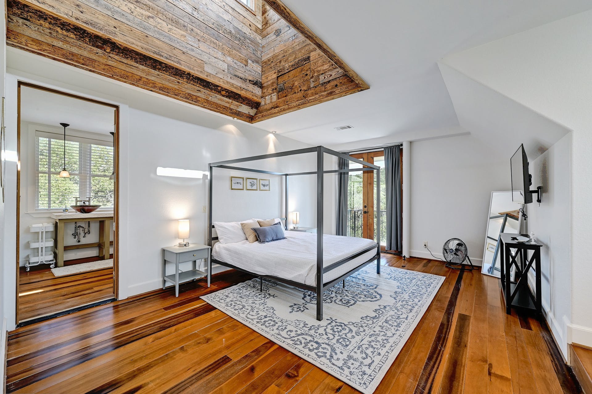 Lake Travis Escape | Photo 17